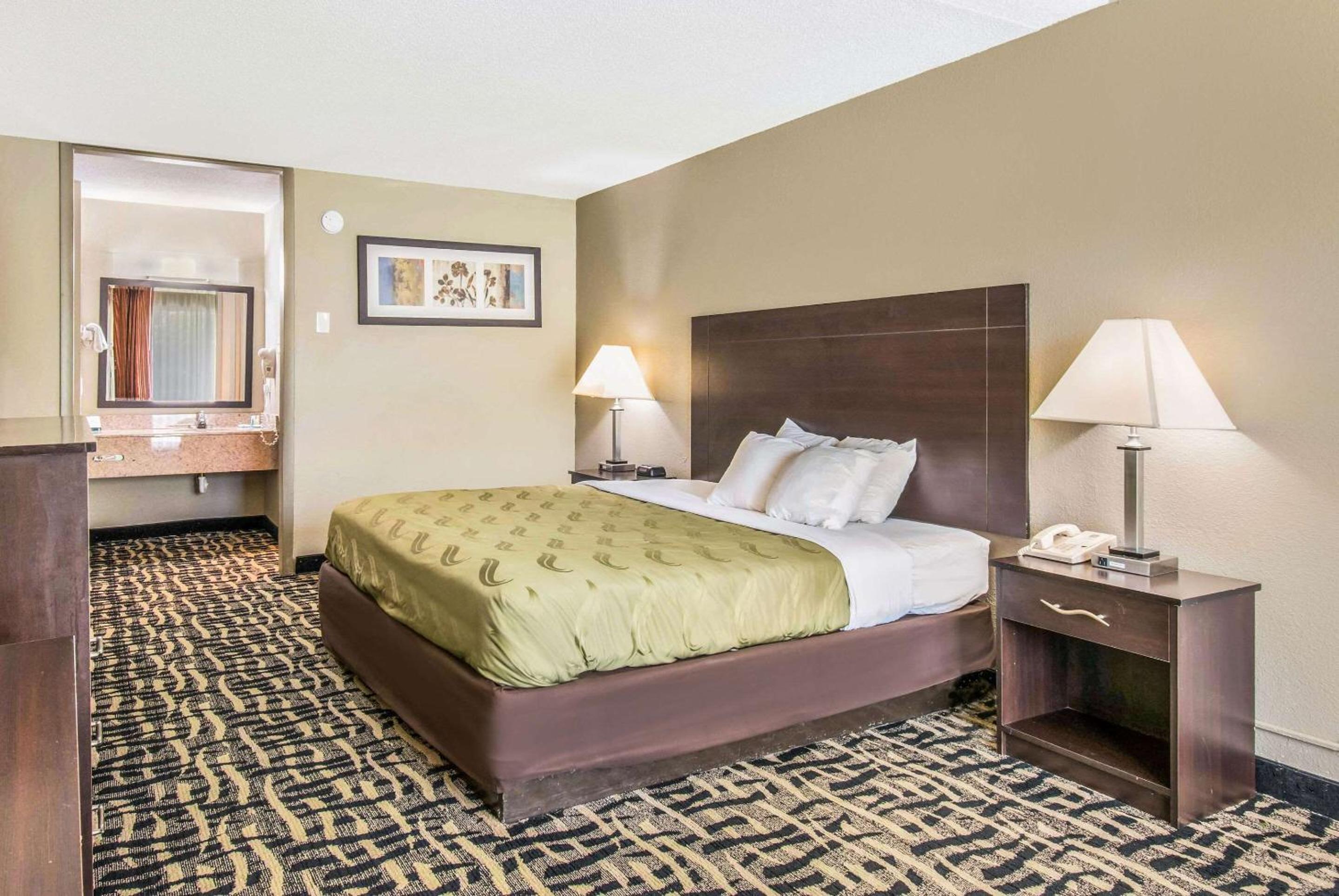 King Suite - Non Smoking - Photo 2