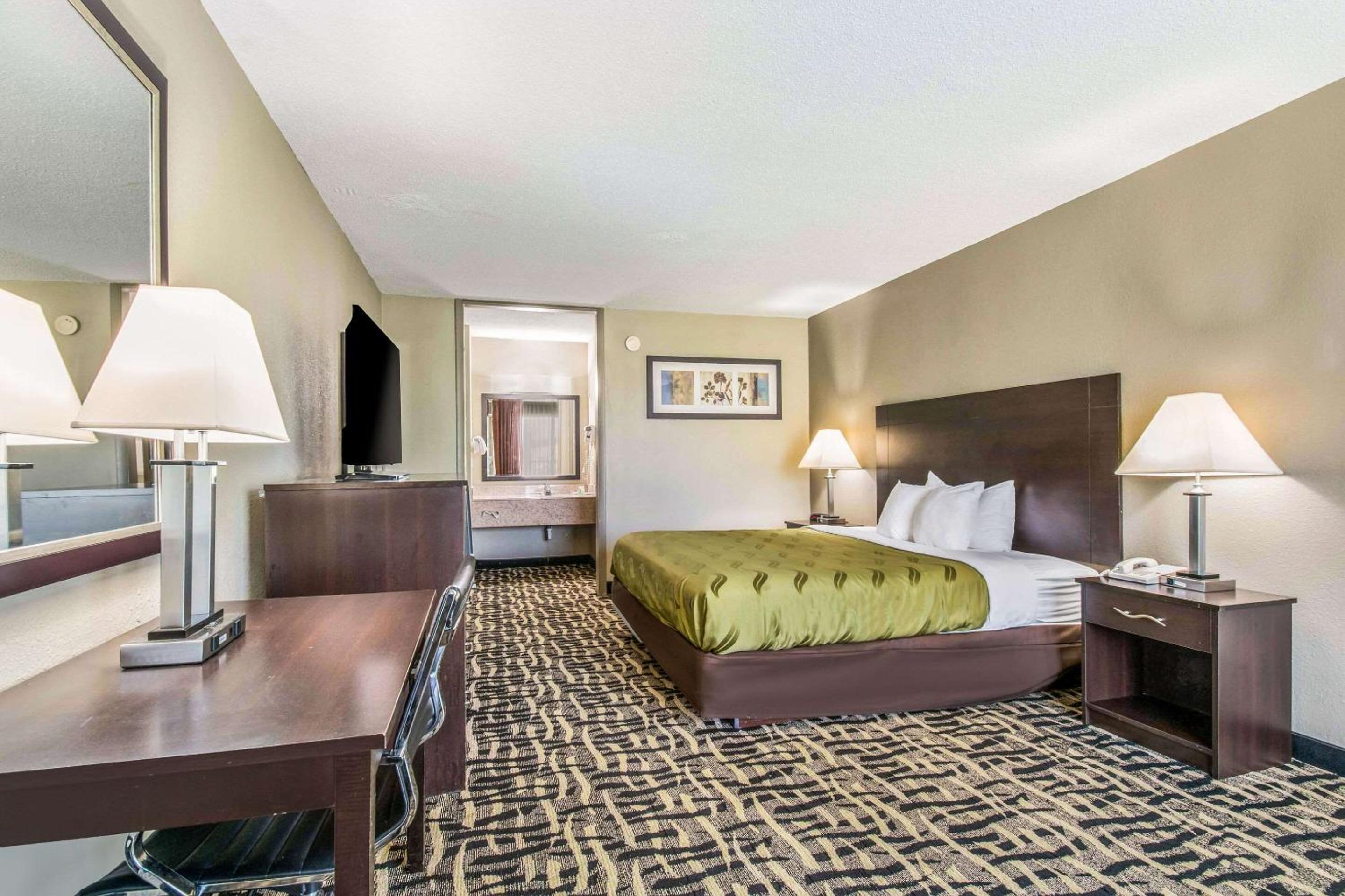 King Suite - Non Smoking - Photo 1