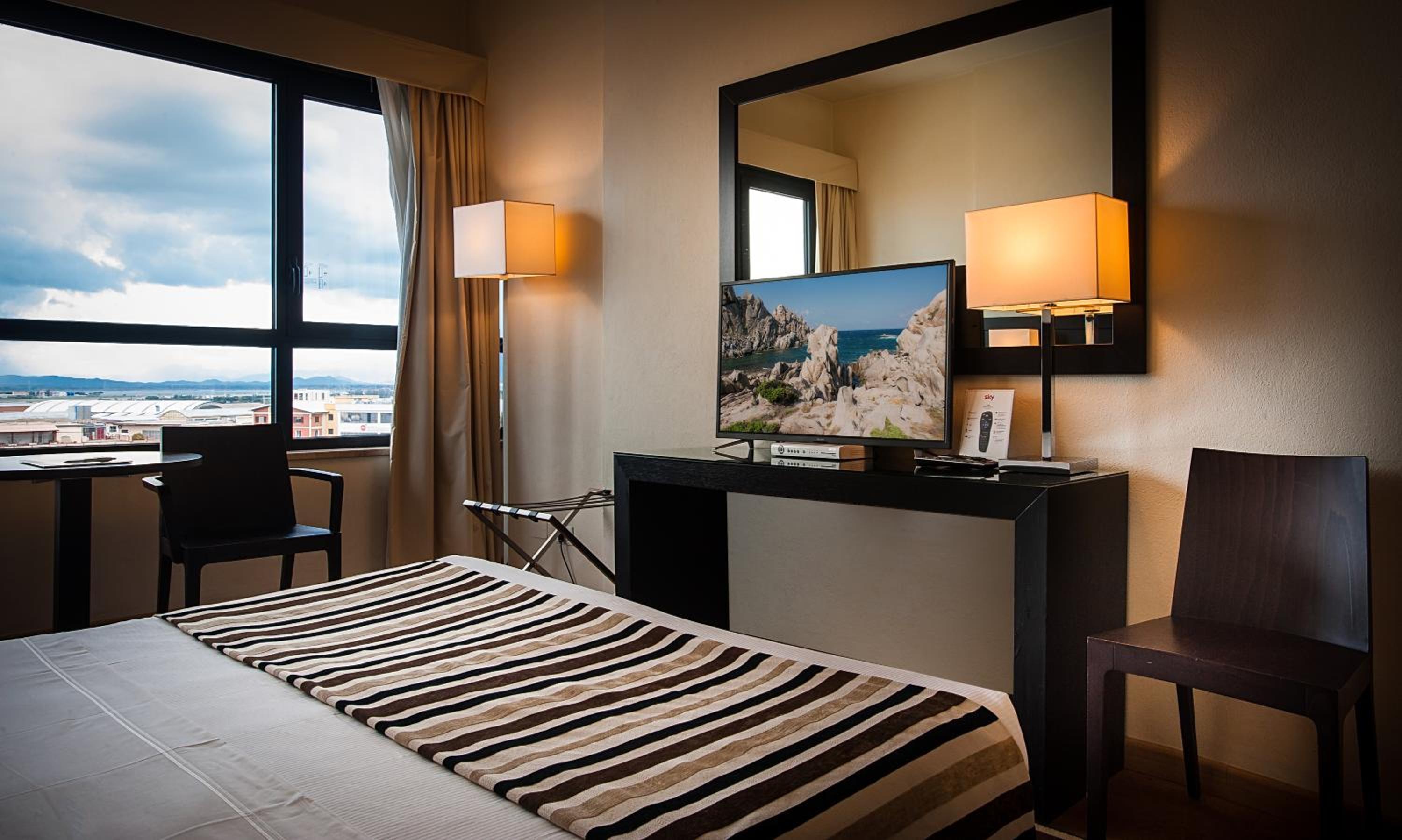 Superior Double Room - Top Floor - Photo 25