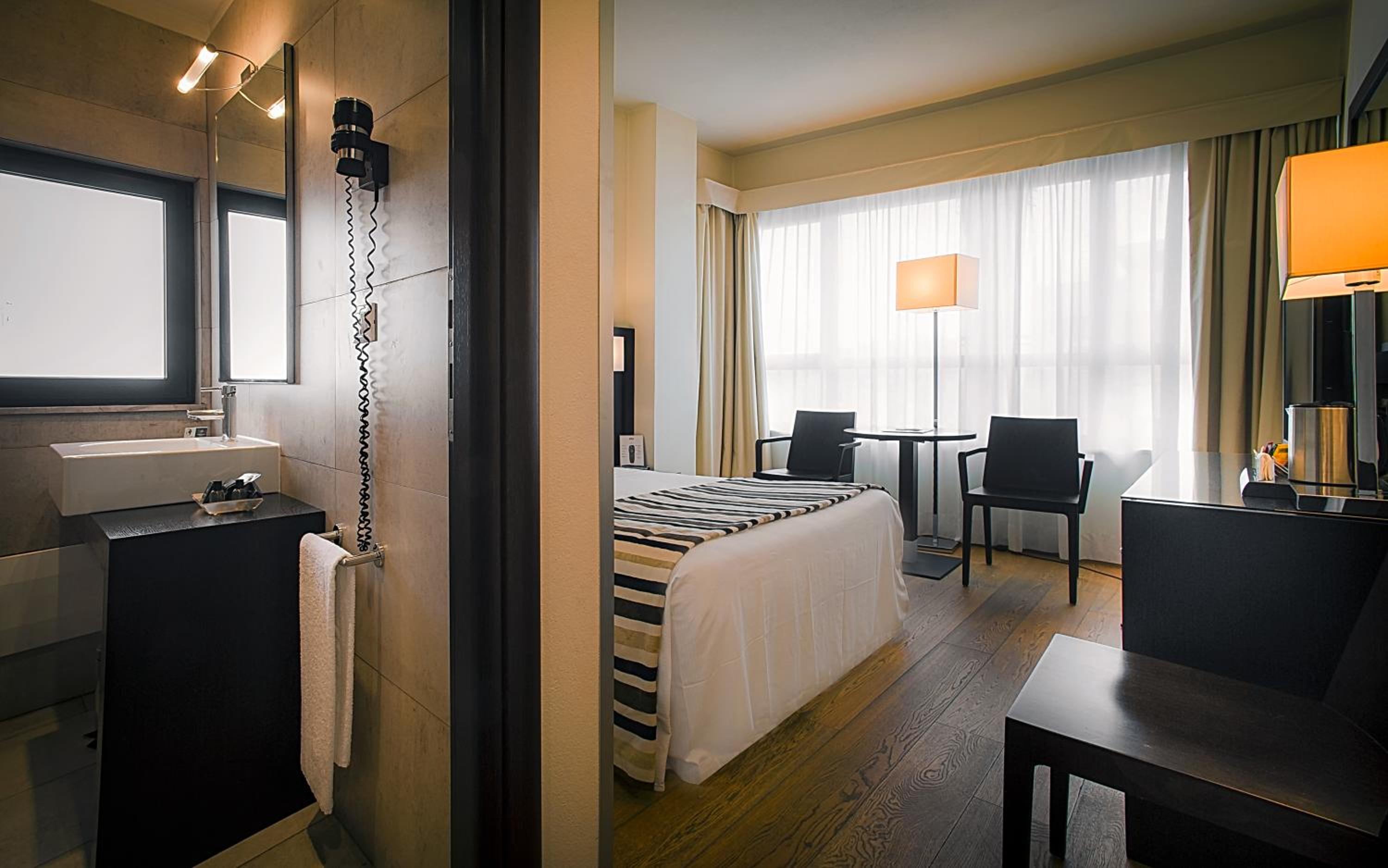 Superior Double Room - Top Floor - Photo 24