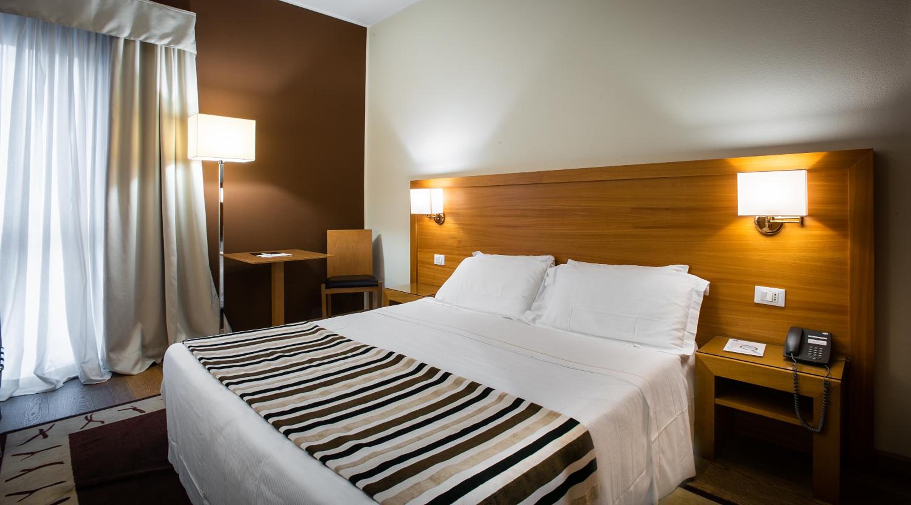 Classic Double or Twin Room - Photo 3
