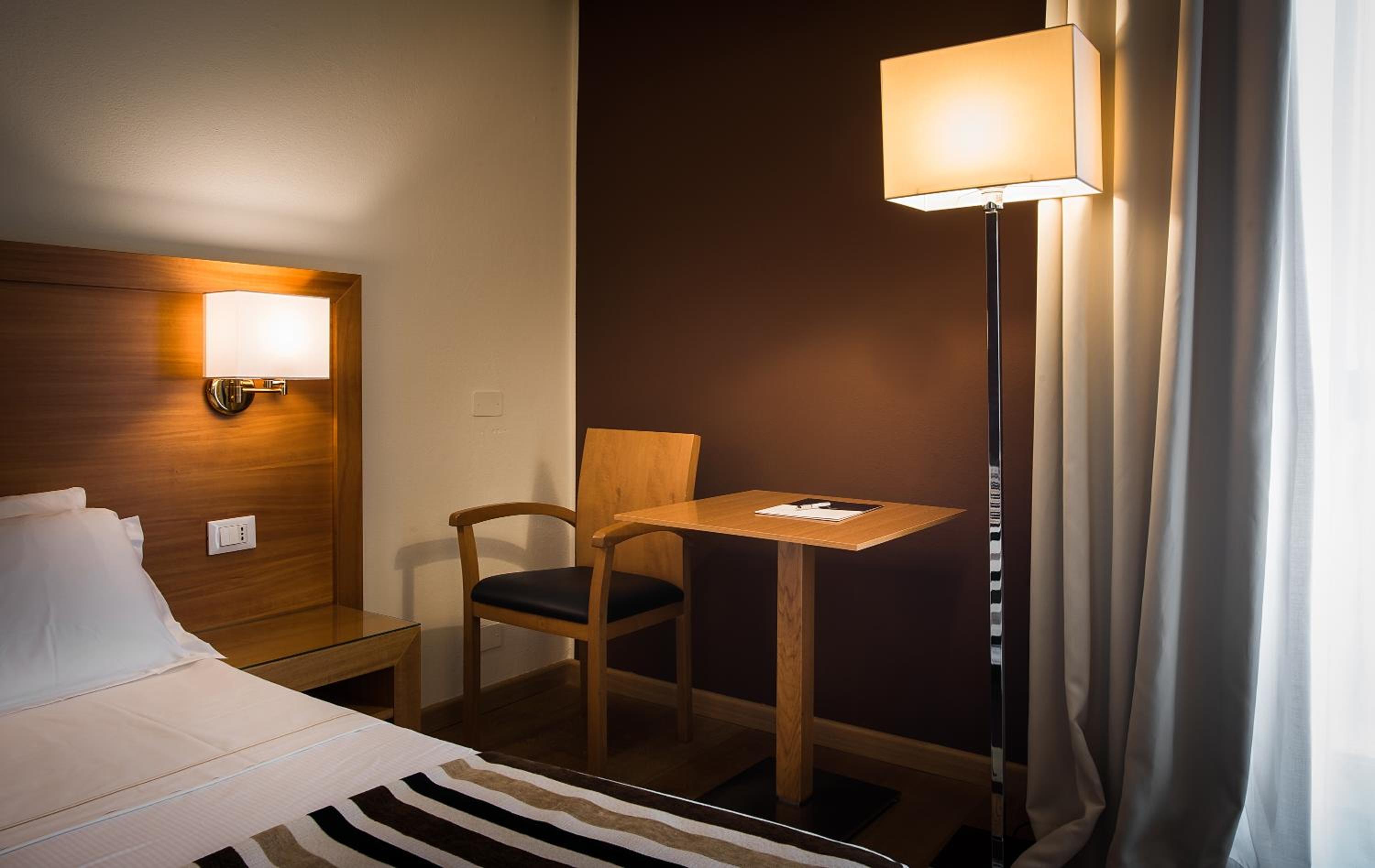 Classic Double or Twin Room - Photo 25