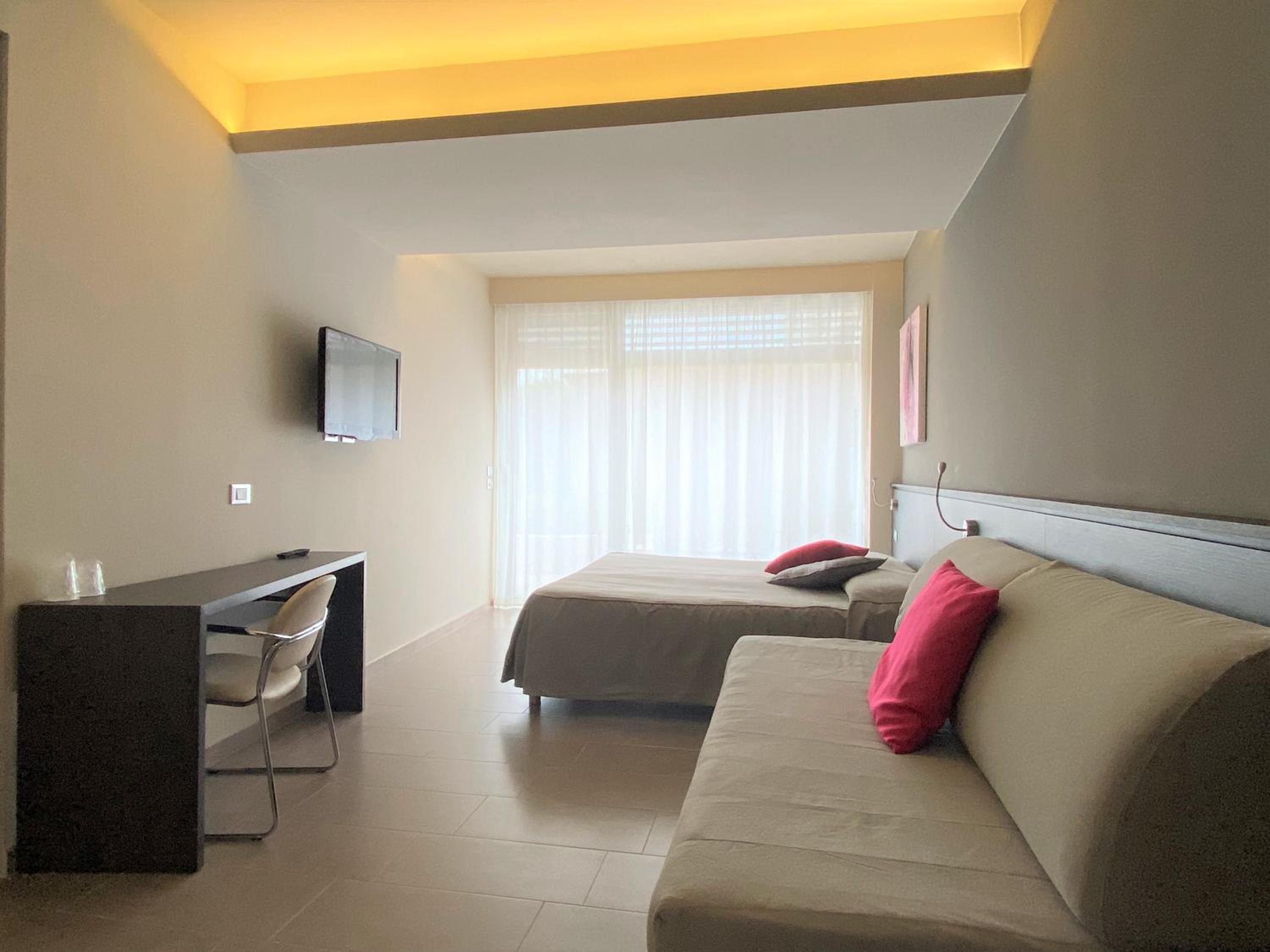 Double Room - Disability Access photo 2