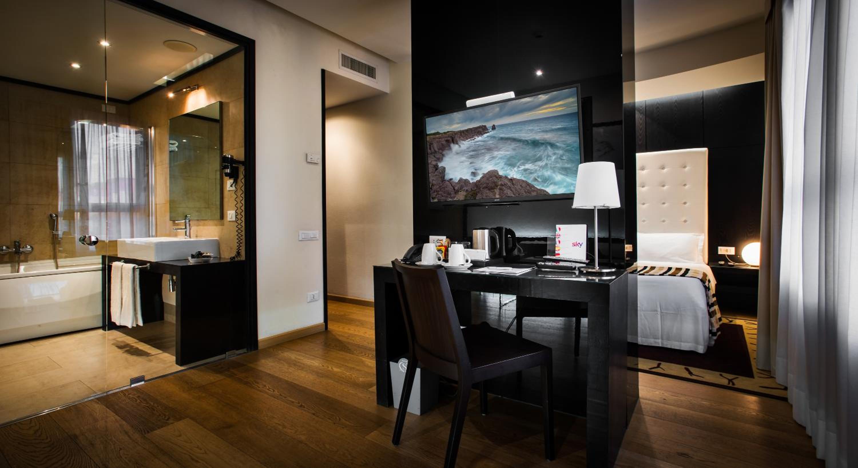 Suite - Photo 4