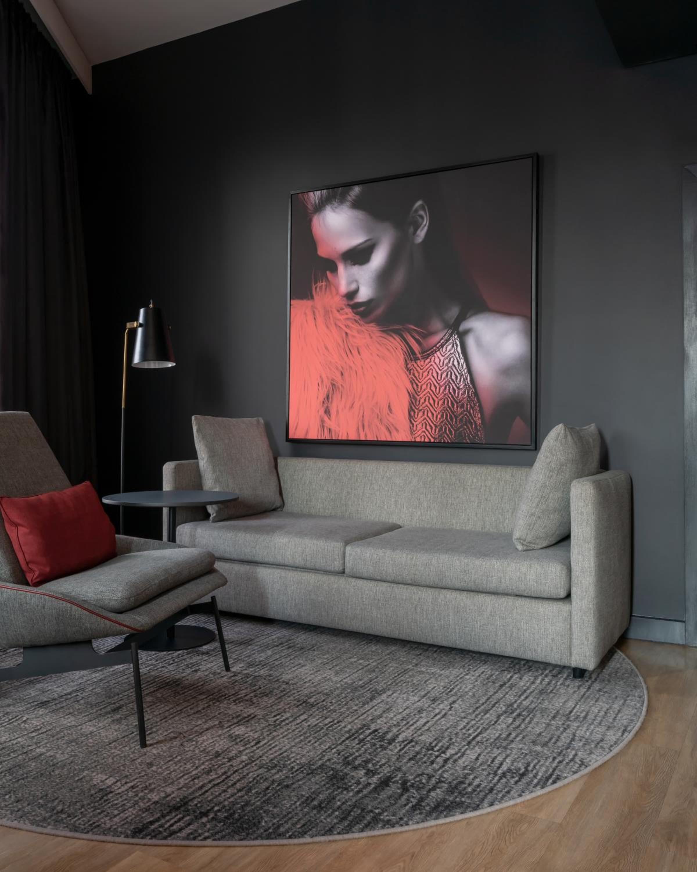 One-Bedroom Premium Suite with Lounge Access photo 1