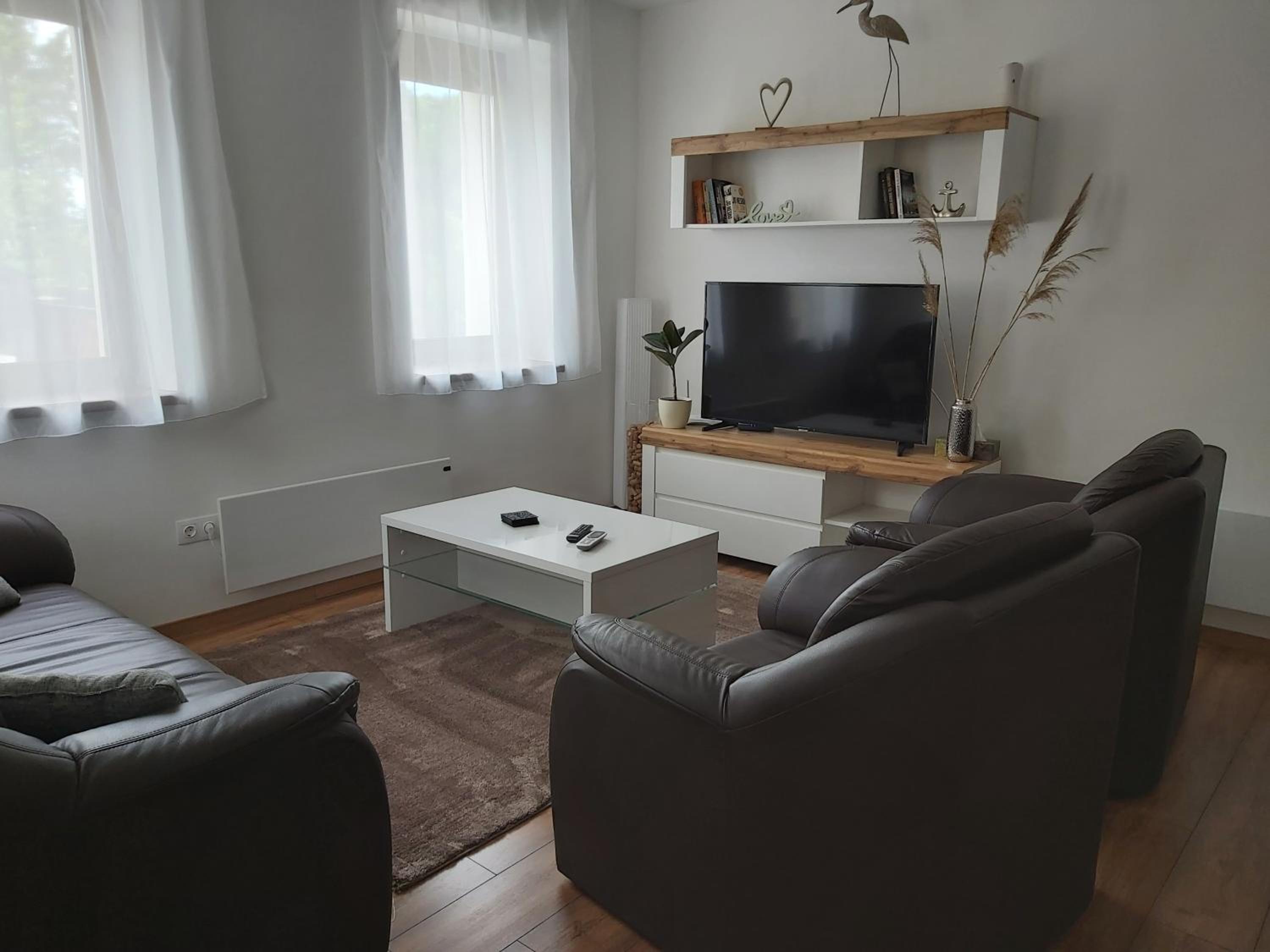 Apartment - Ground Floor photo 2
