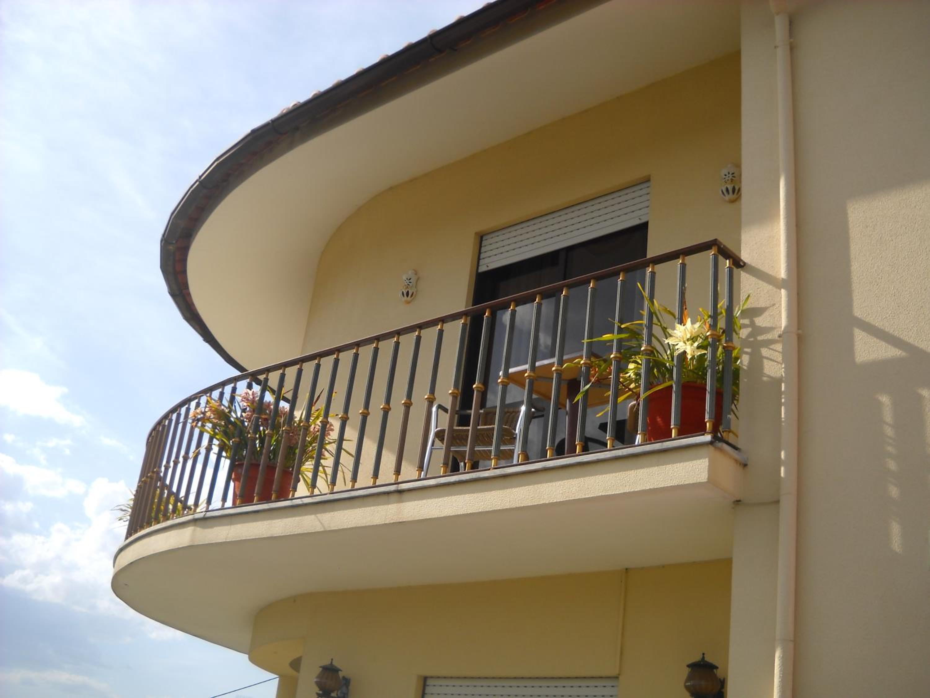Studio with Balcony photo 3