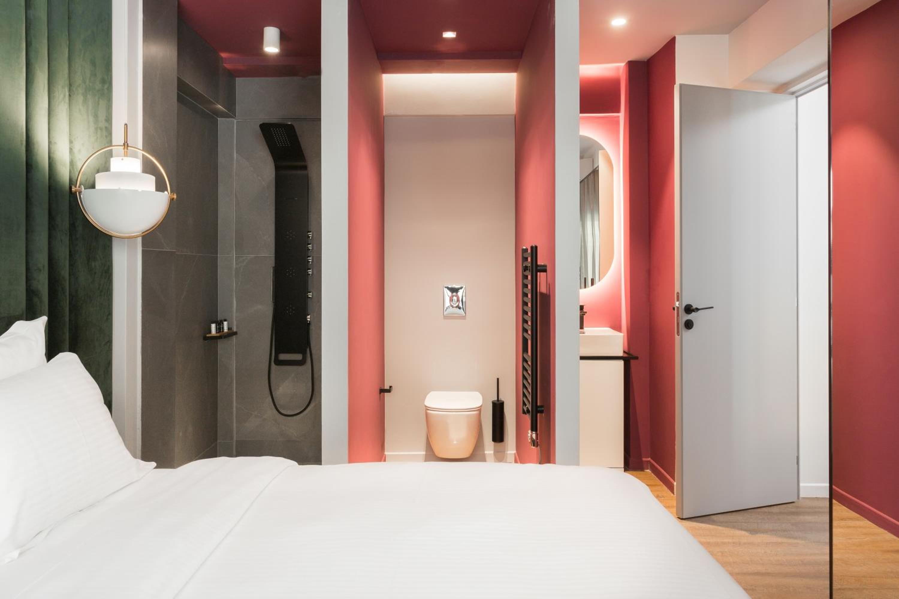1-Bedroom Premium Apartment photo 2