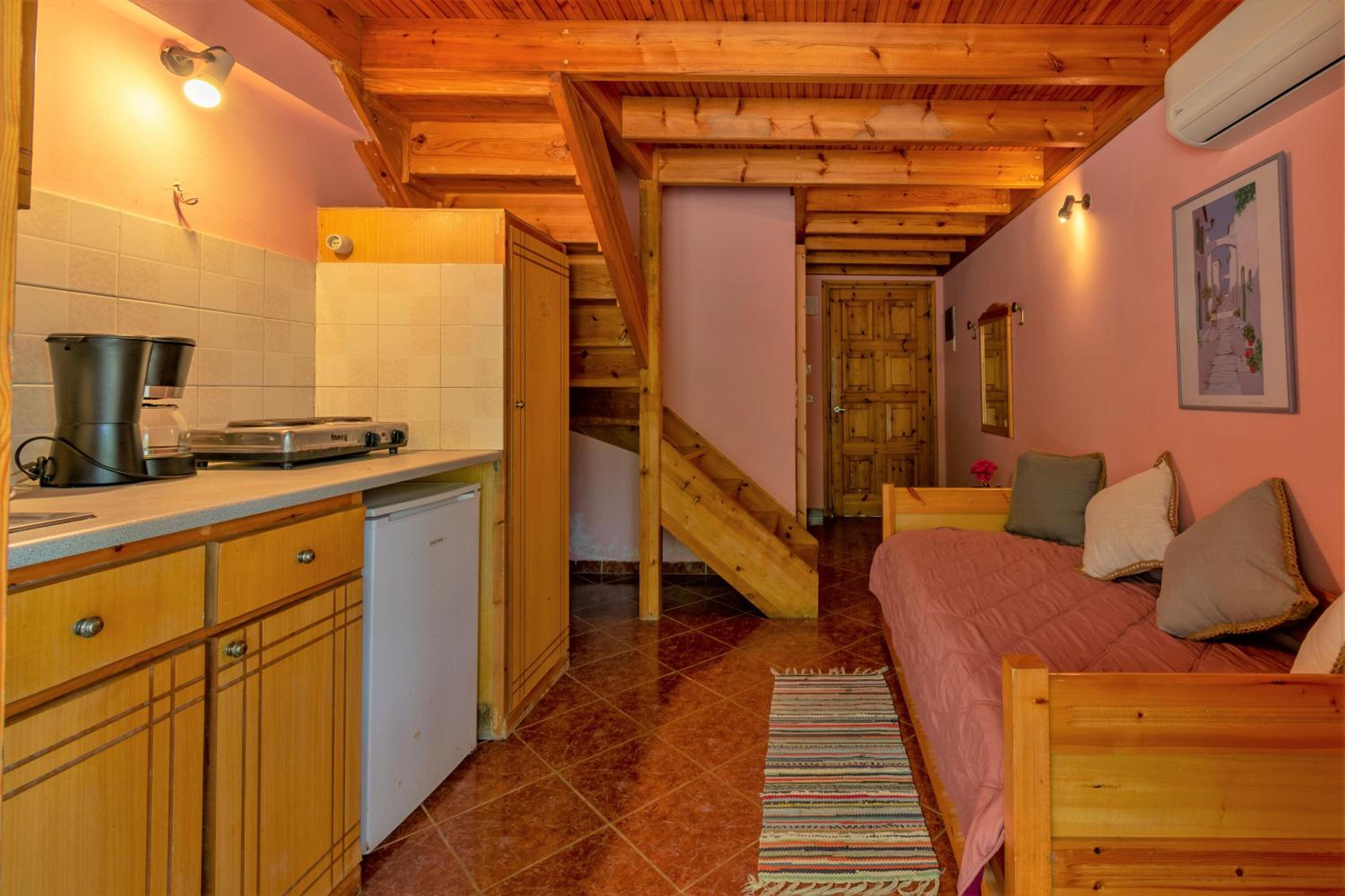Maisonette photo 1