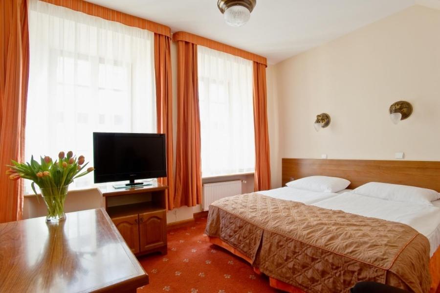 Double or Twin Room - Photo 5
