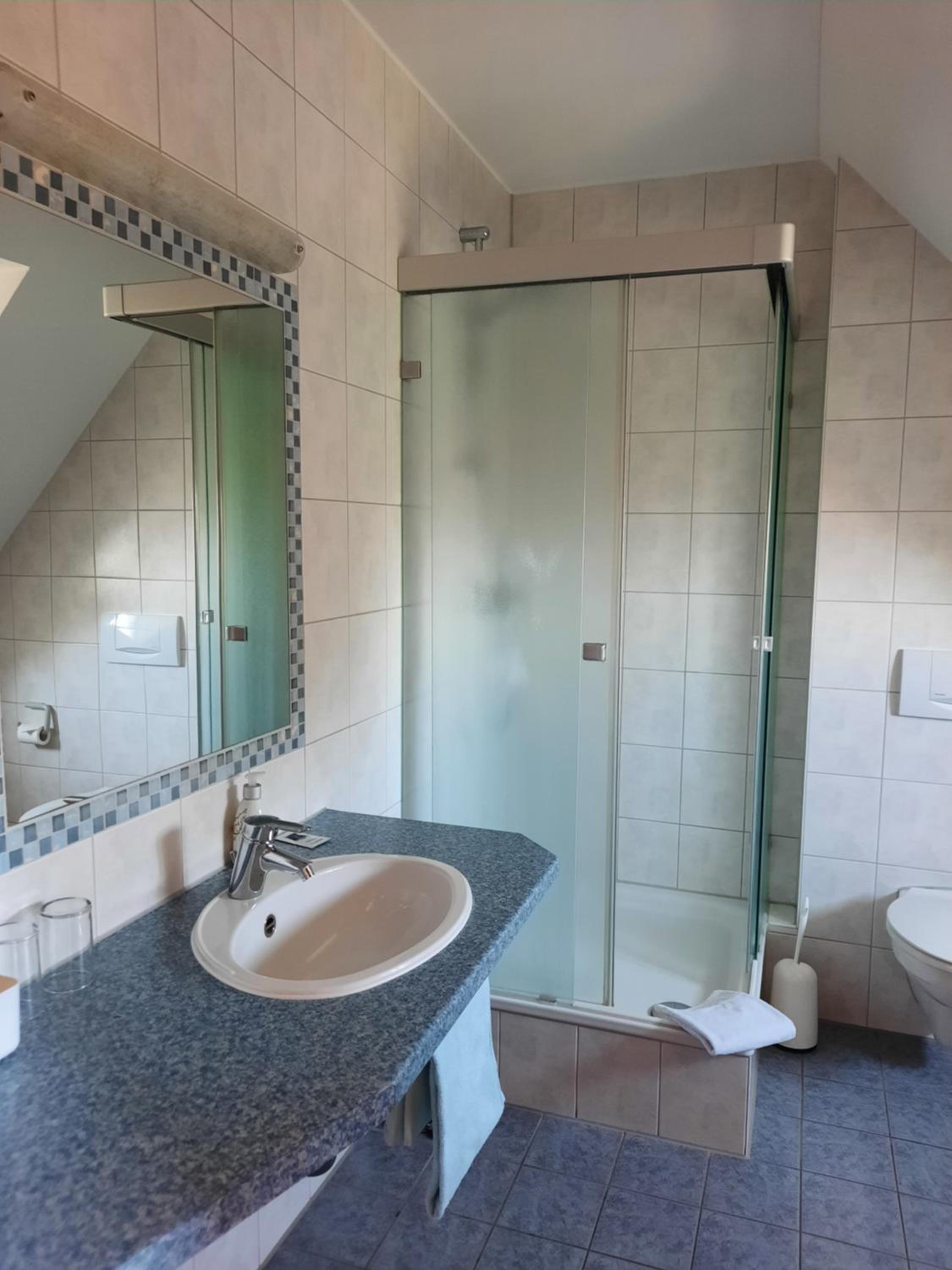Double or Twin Room - Photo 16