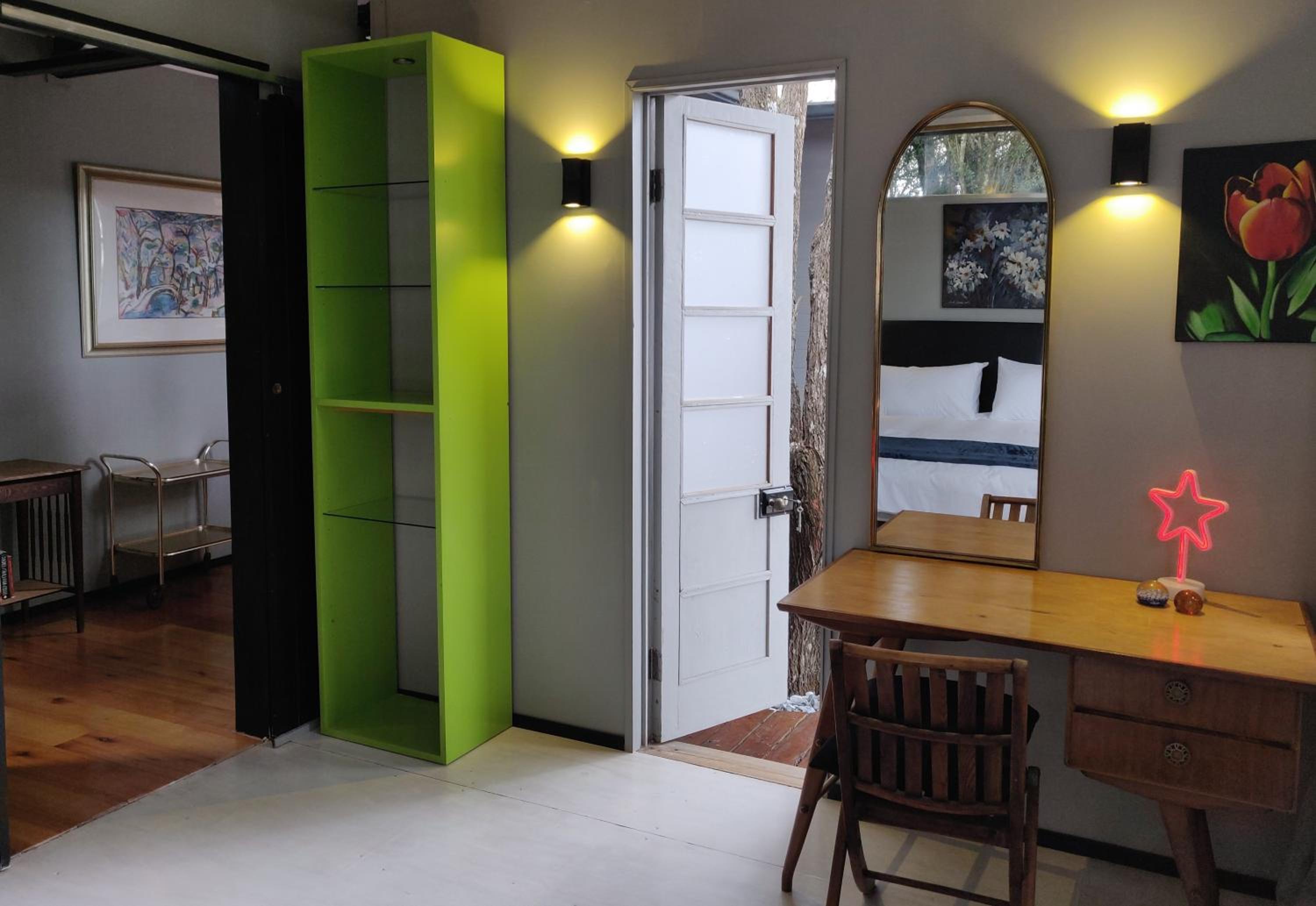 One-Bedroom House - Photo 26