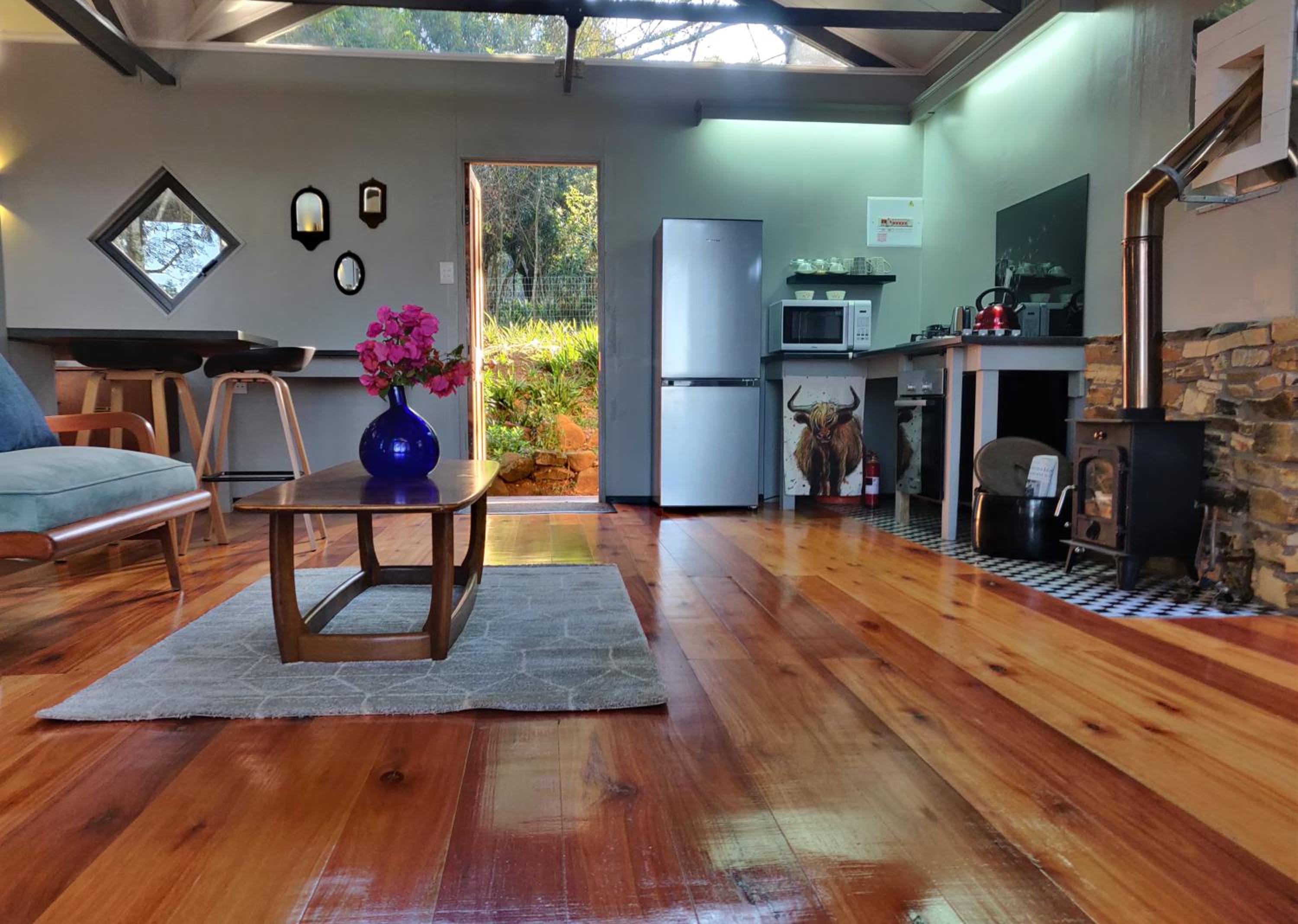 One-Bedroom House - Photo 29