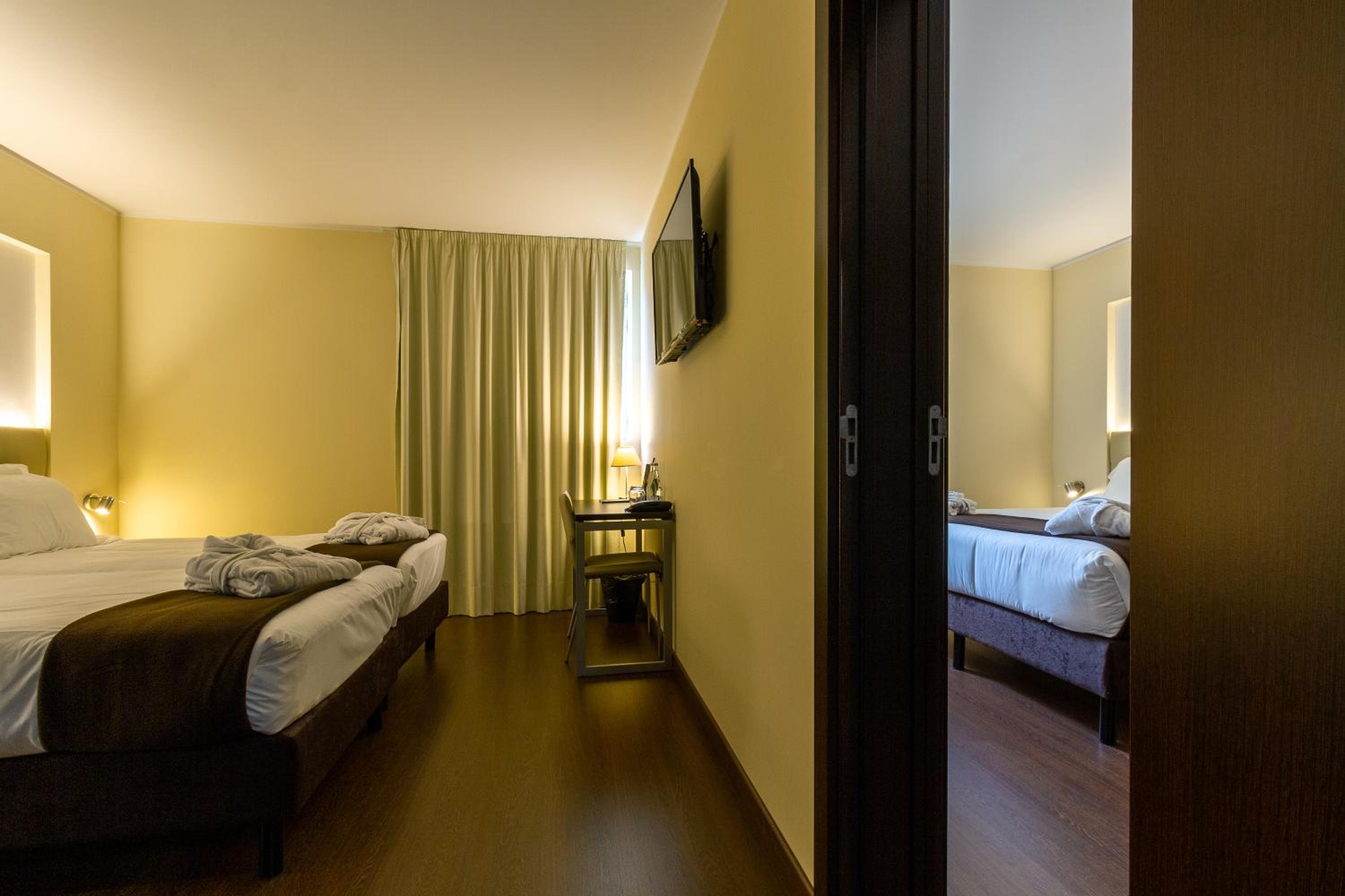 Superior Double Room - Photo 2