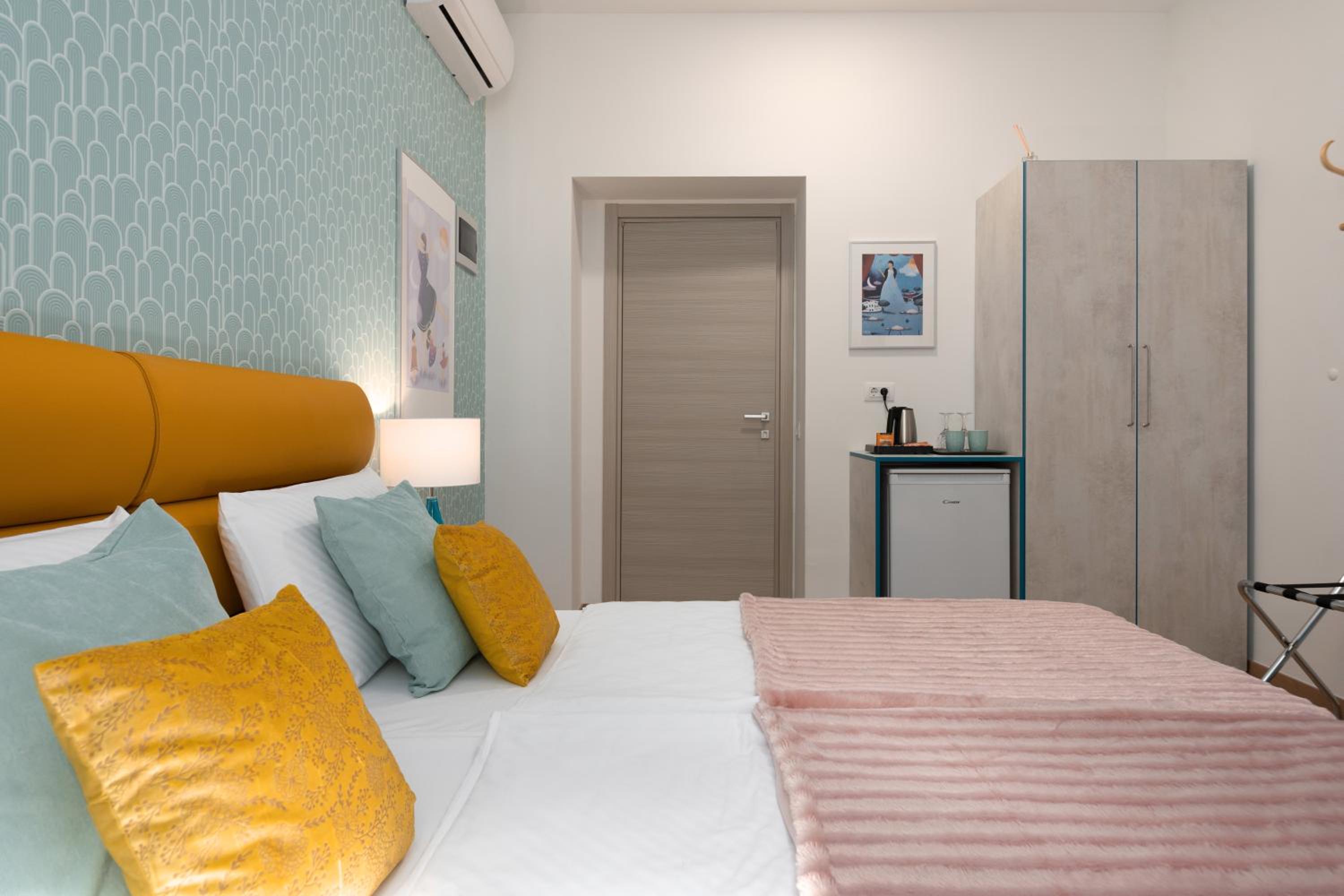 Superior Double or Twin Room - Photo 12