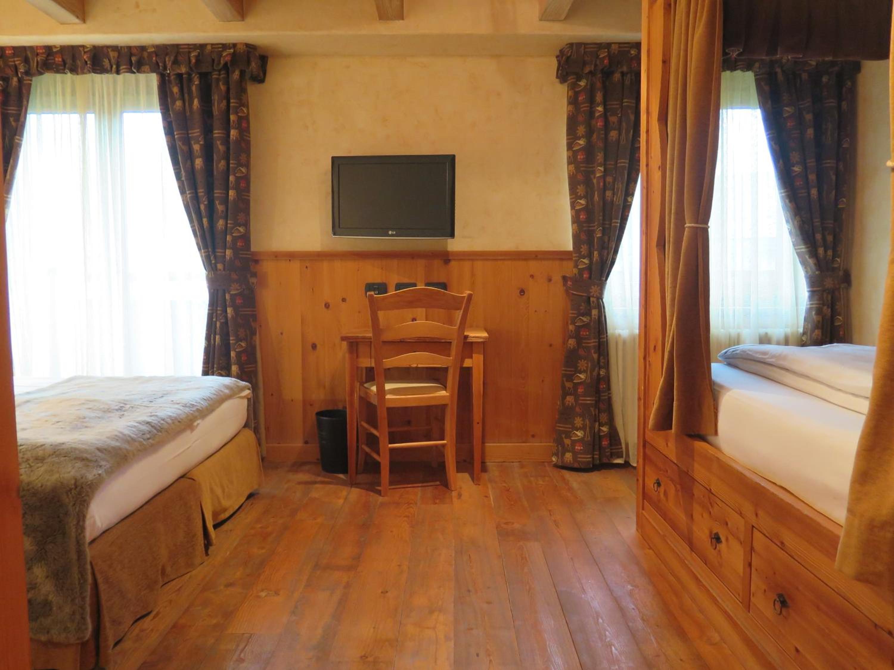Superior Triple Room photo 2