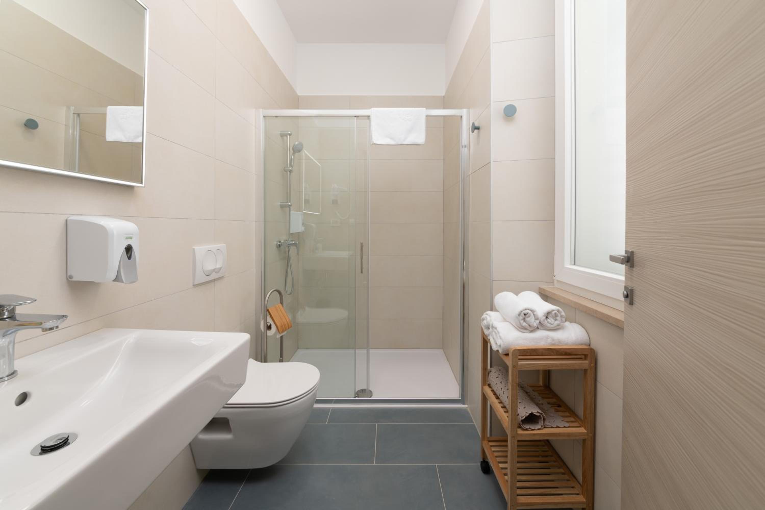 Superior Double or Twin Room - Photo 19