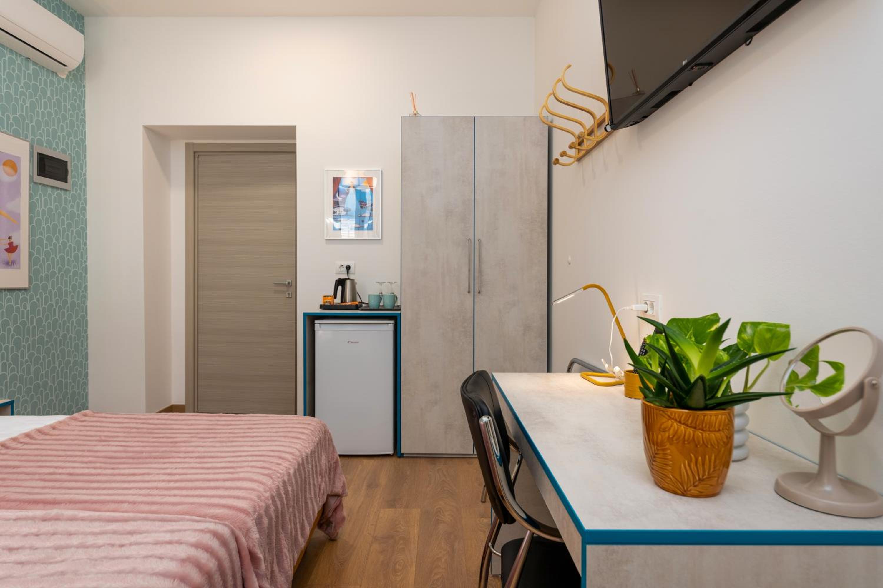 Superior Double or Twin Room - Photo 15