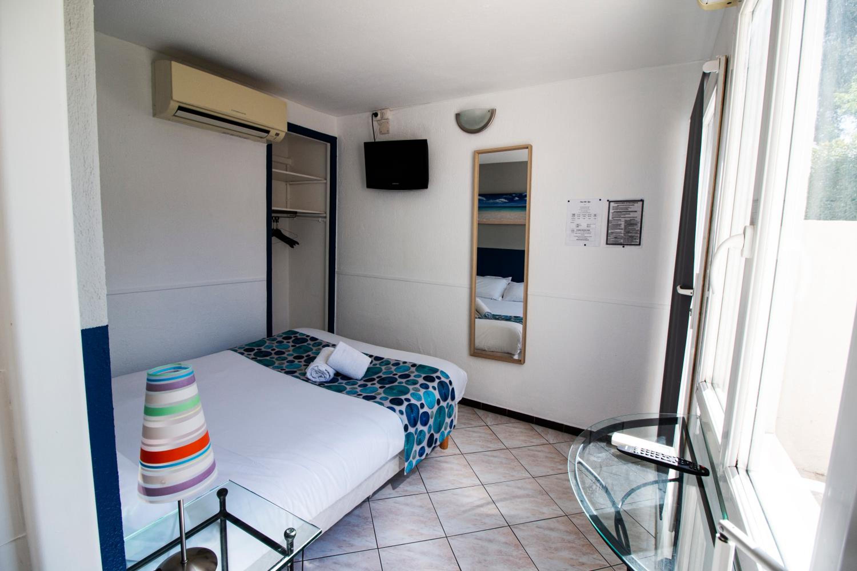 Standard Double Room - Photo 4