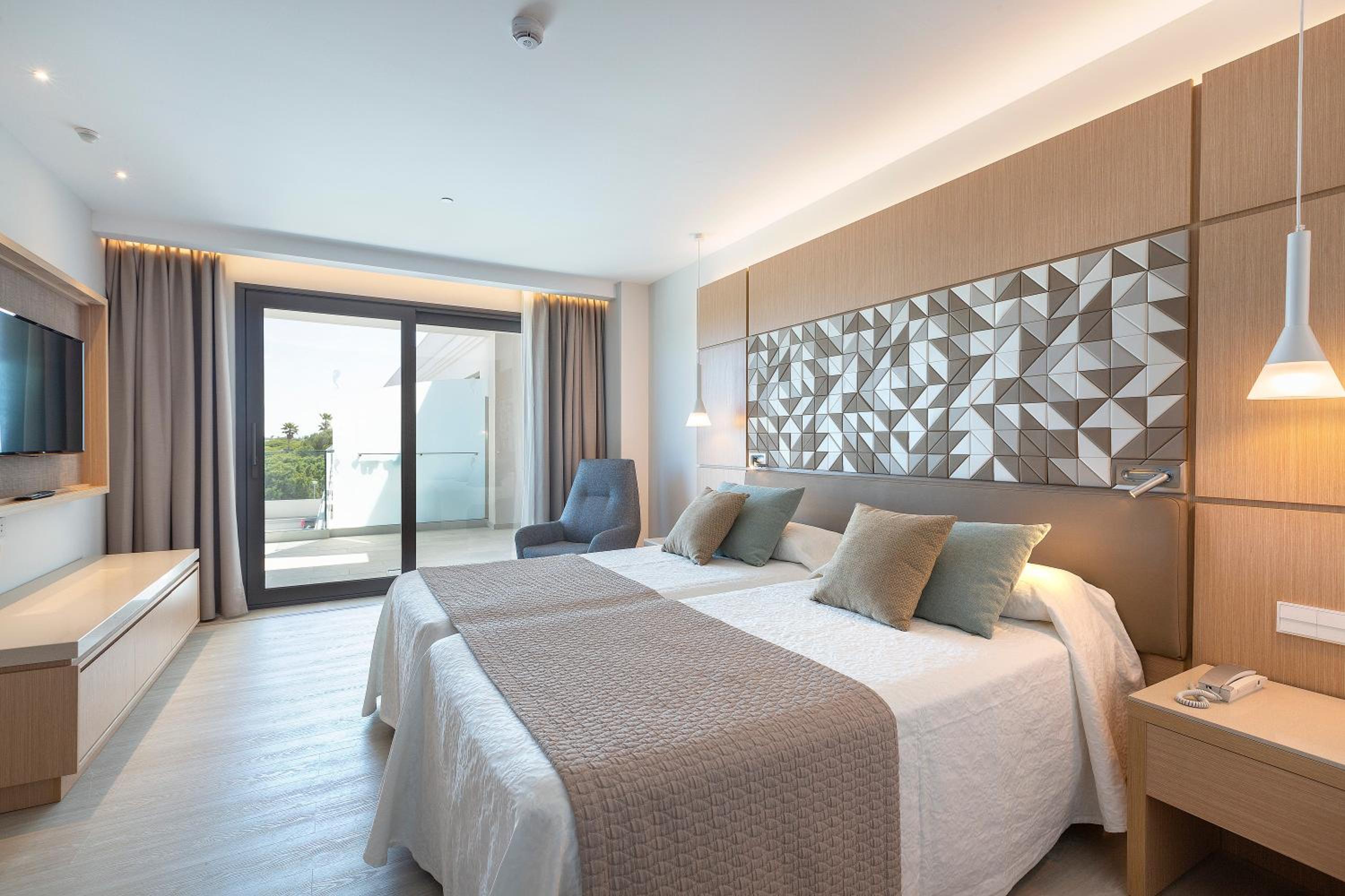 Habitación Doble Estándar o con Dos Camas Individuales.