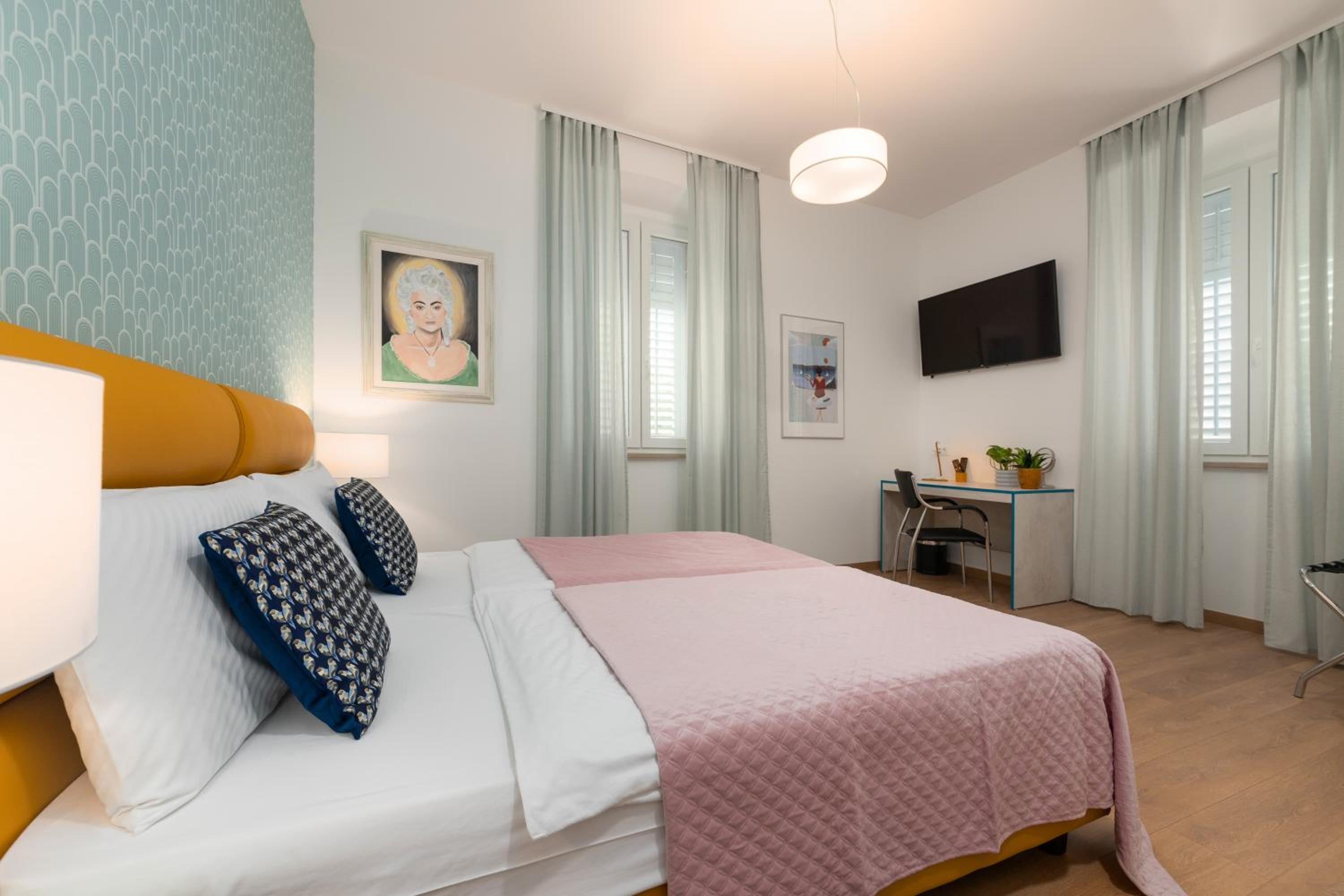 Superior Double or Twin Room - Photo 29