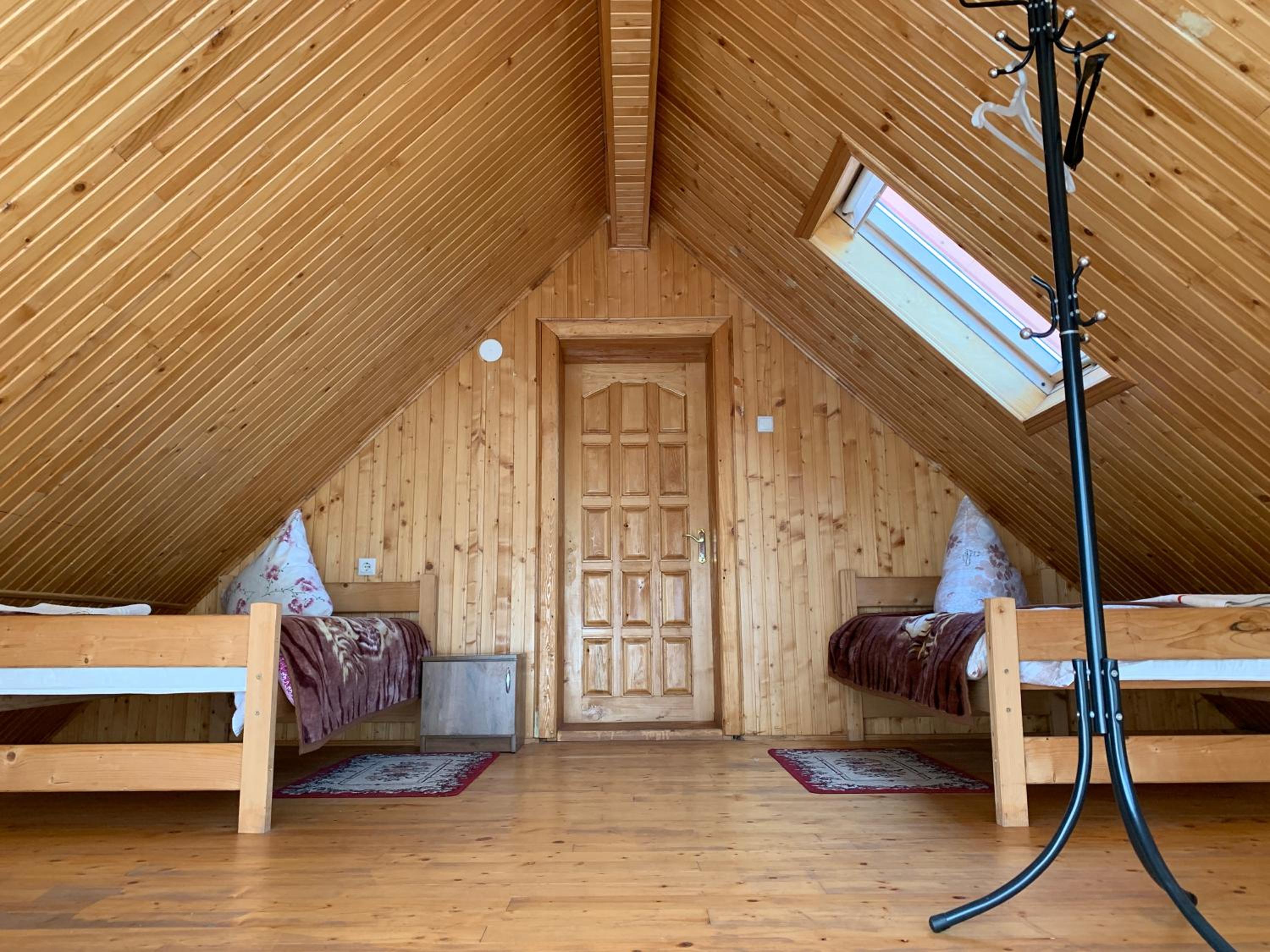 Family Room with Mountain View photo 2
