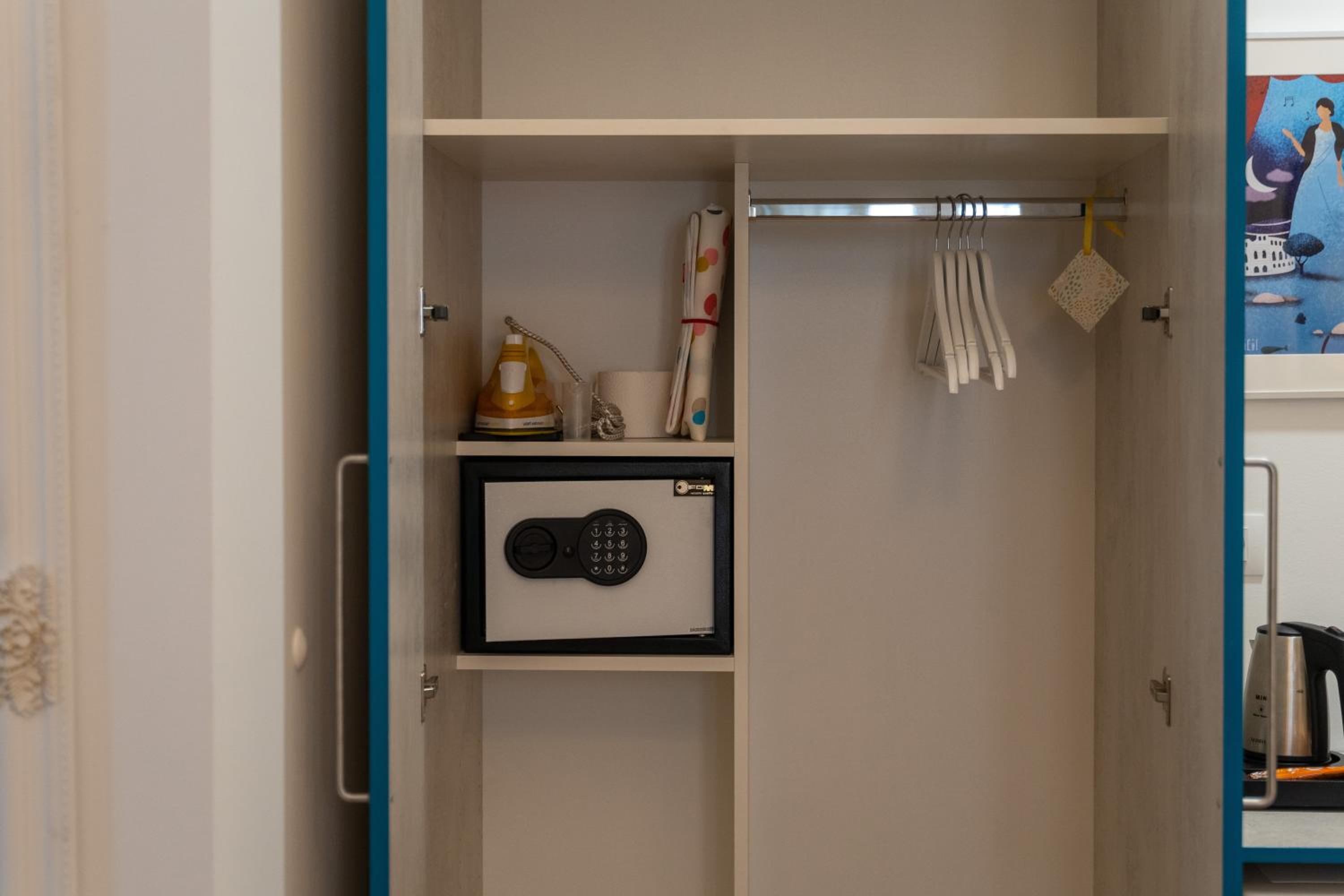 Superior Double or Twin Room - Photo 38