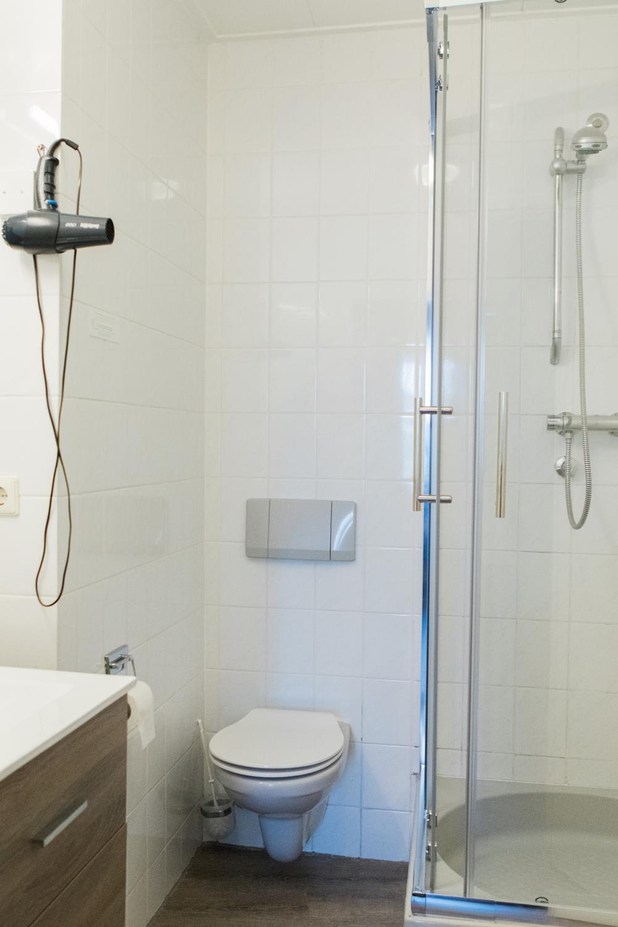 Standard Twin Room - Photo 2