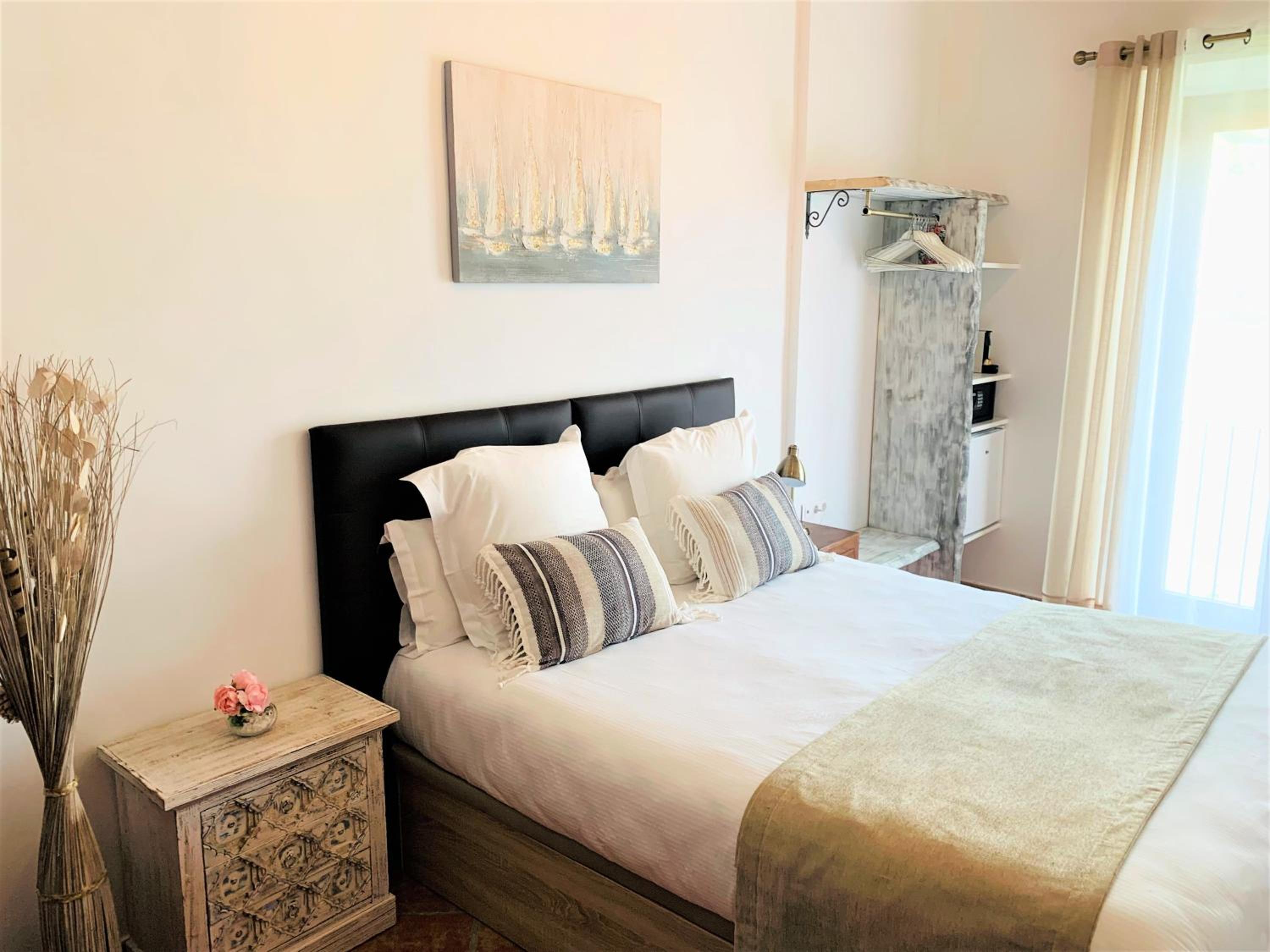 Double or Twin Room with Mountain View photo 3