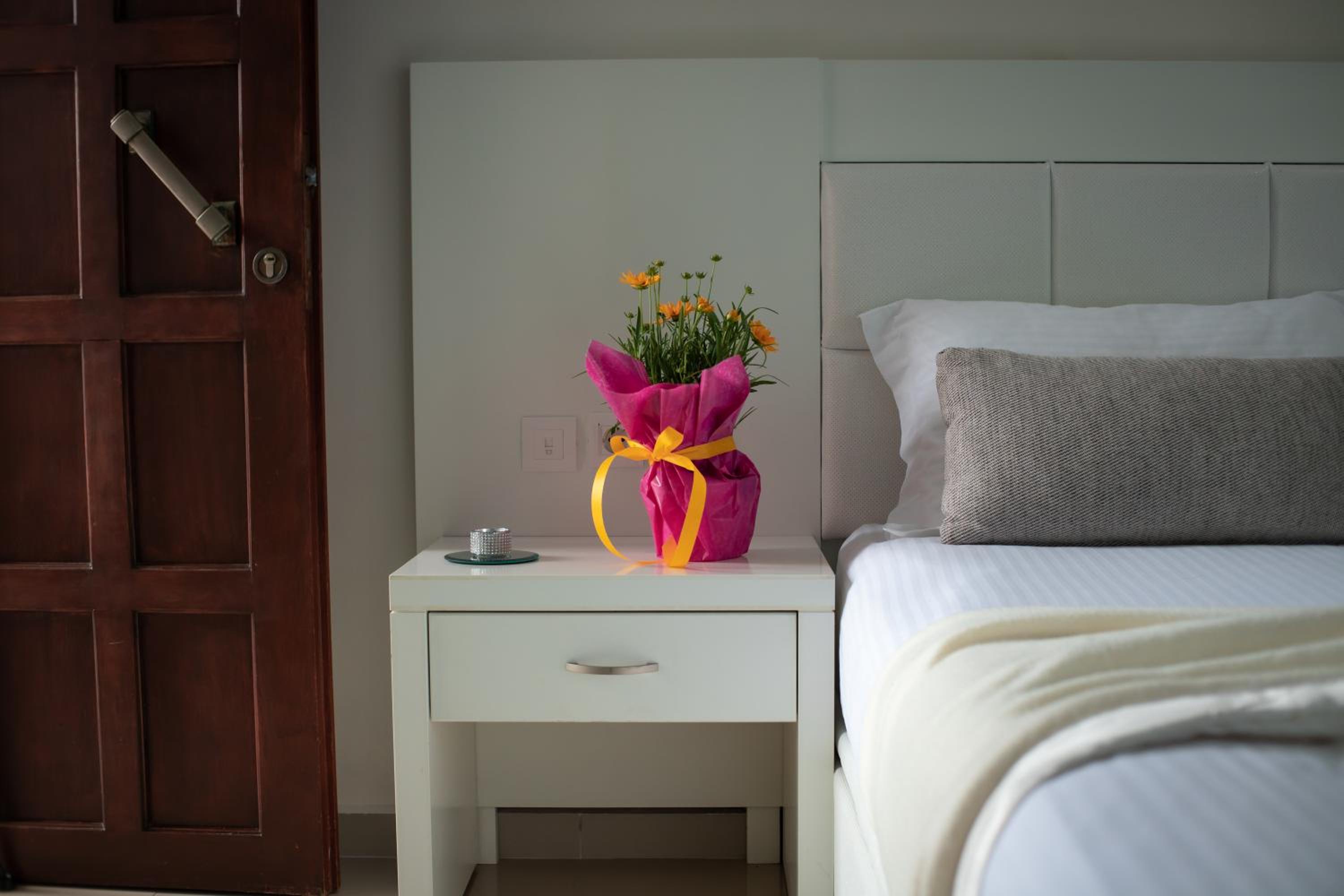 Deluxe Double Room With Extra Bed - Photo 2