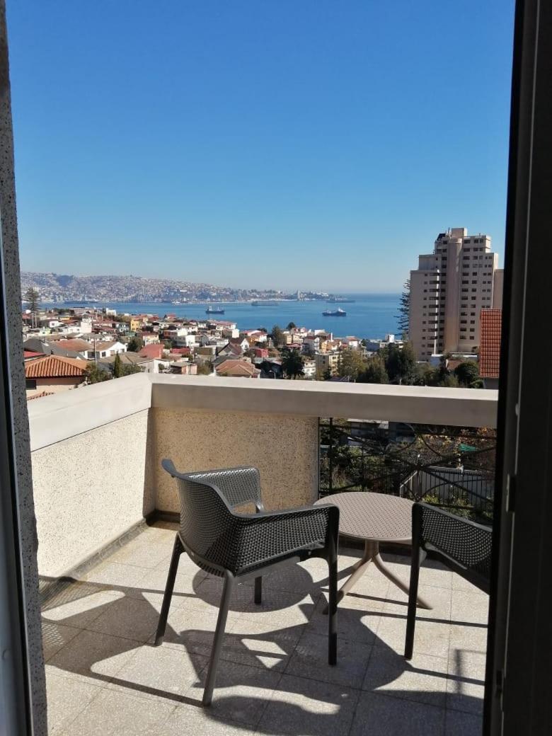 Deluxe Double Room with Balcony and Sea View photo 2