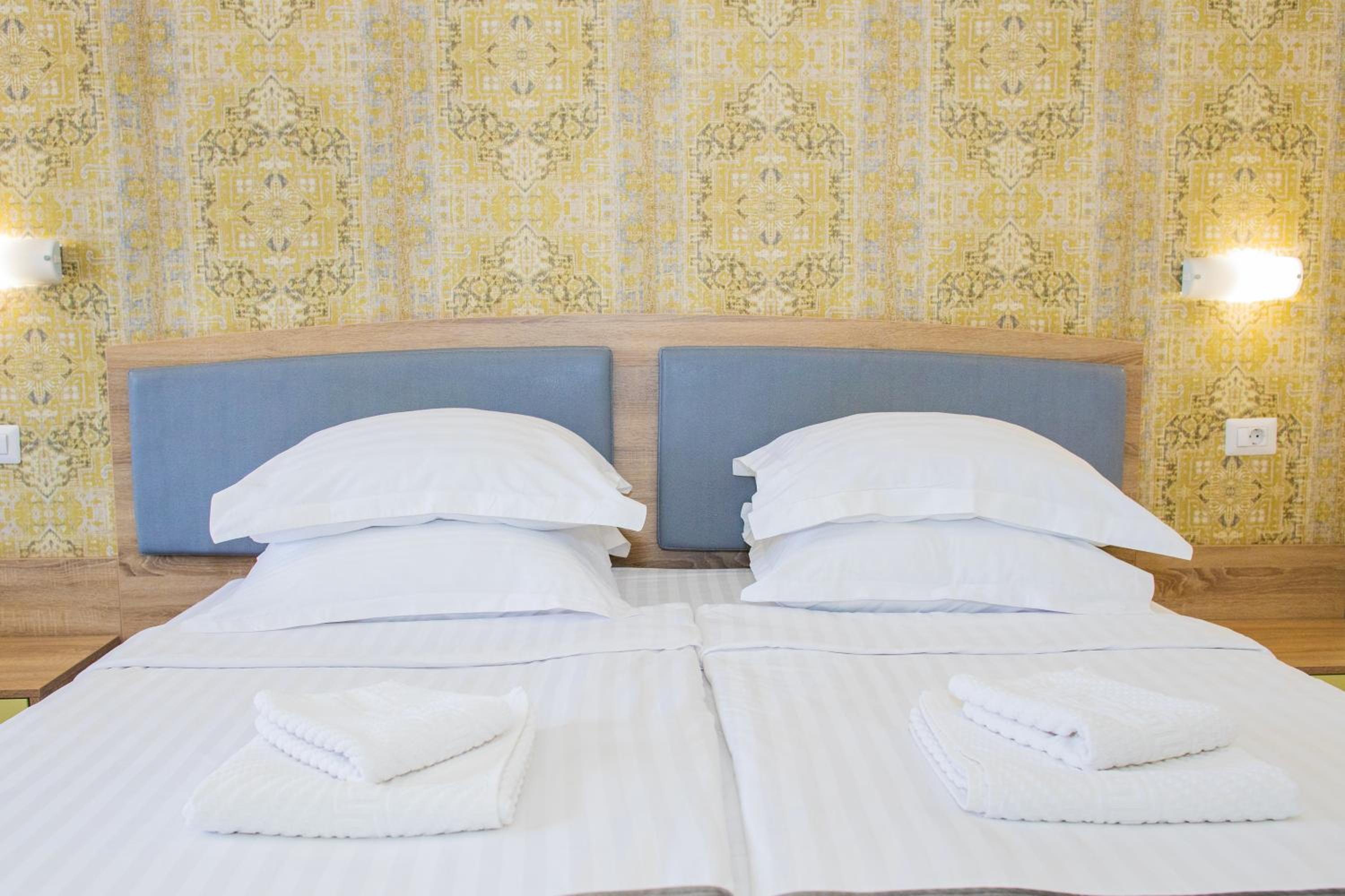 Double Room with Spa Access - Photo 1