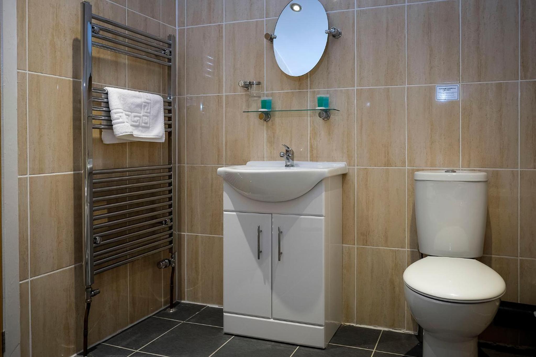 Quadruple Room With Bath photo 3