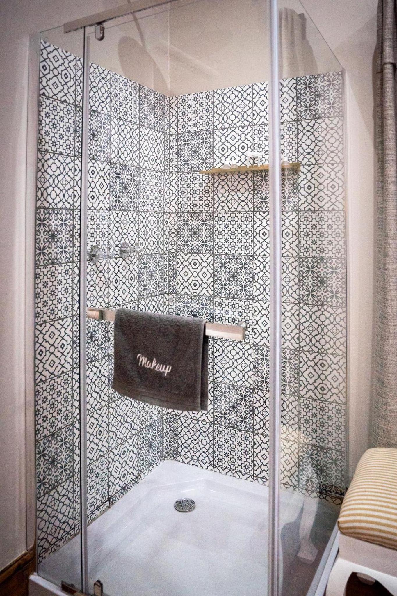 Queen Room - Photo 9