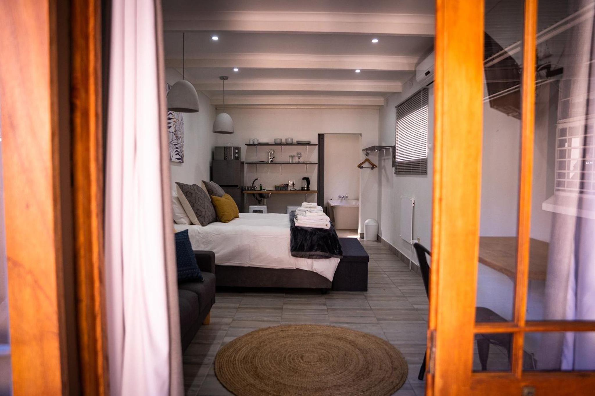 Standard Family Room - Photo 9