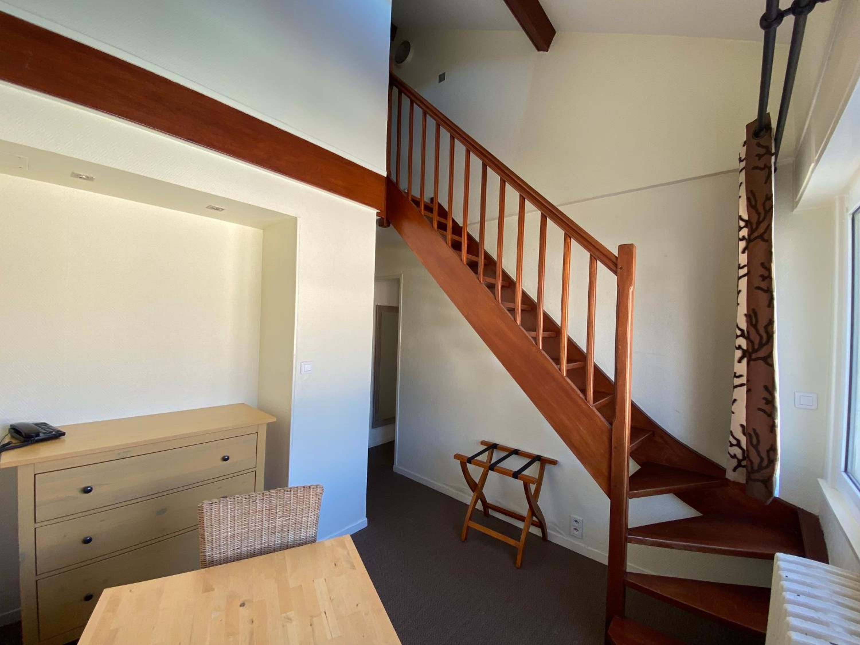 Family Room photo 3