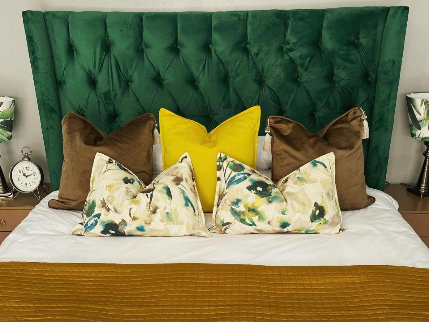 Premium King Room - Photo 1
