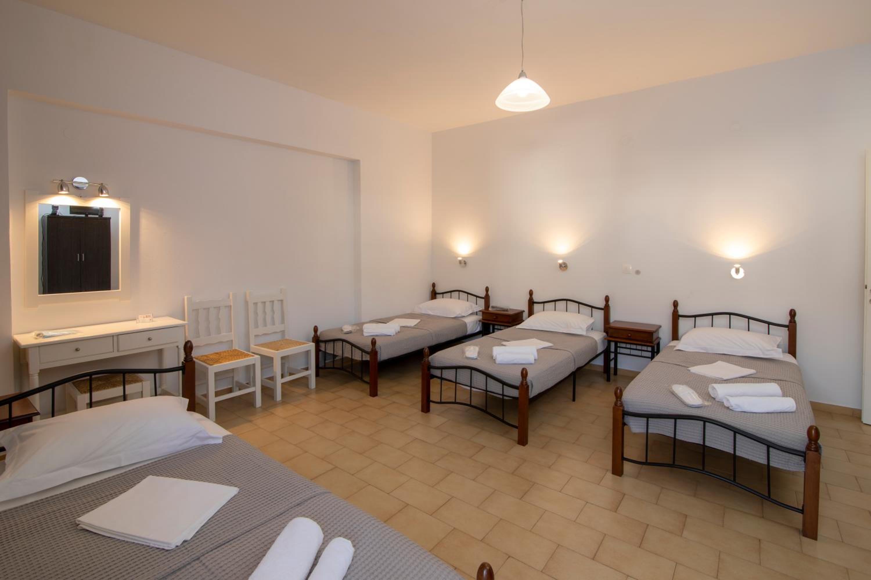 Quadruple Room with Balcony photo 2