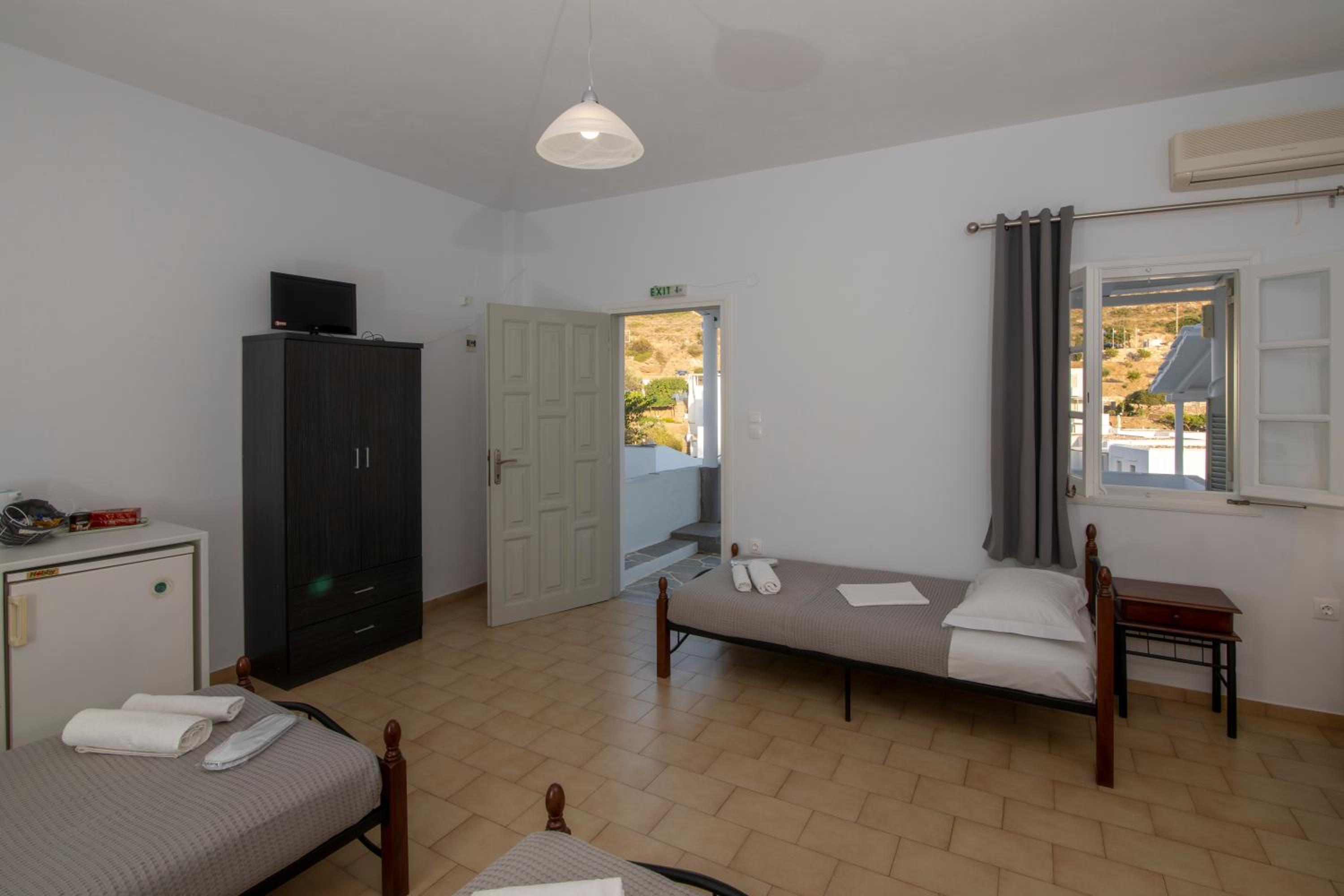 Quadruple Room with Balcony photo 3