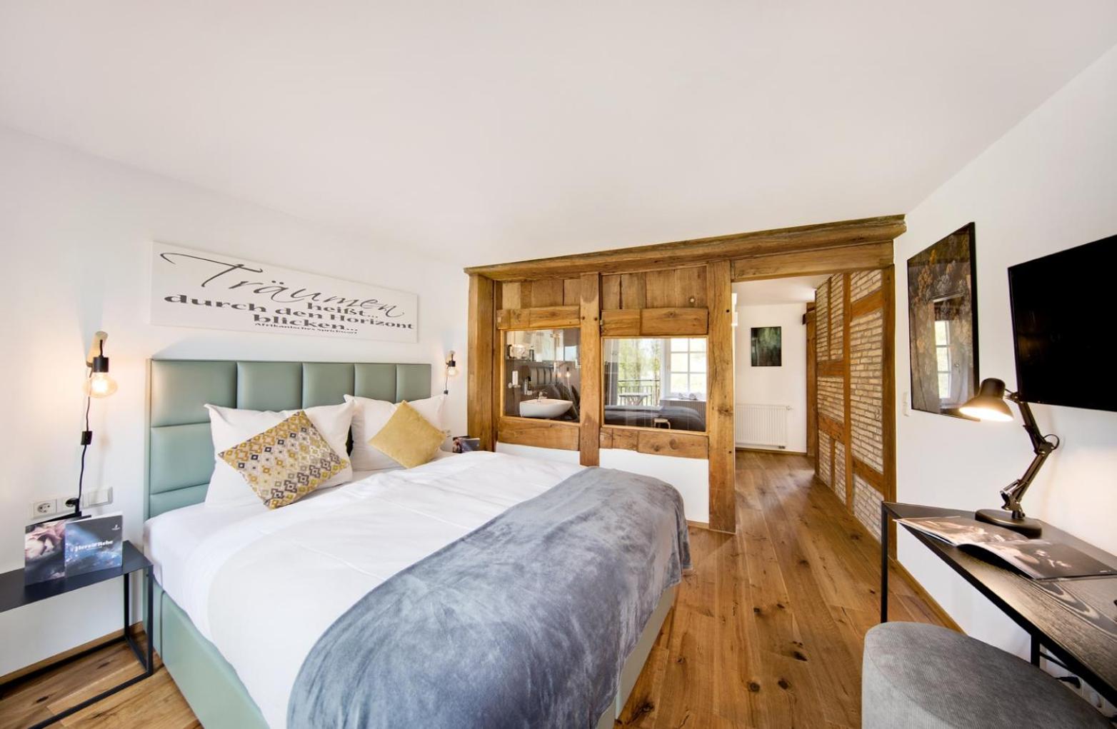 Double Room with Balcony photo 3