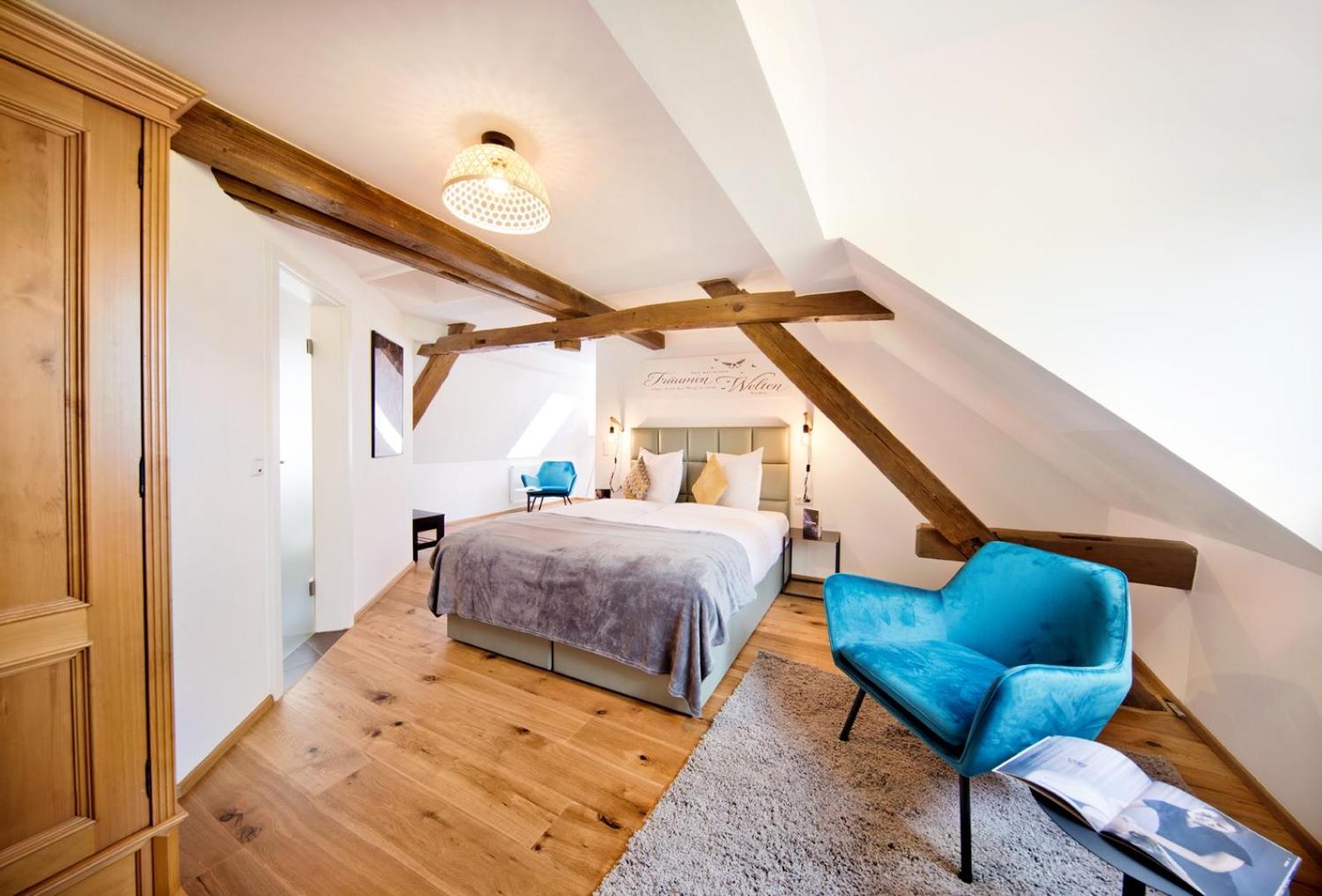 Large Double Room photo 3