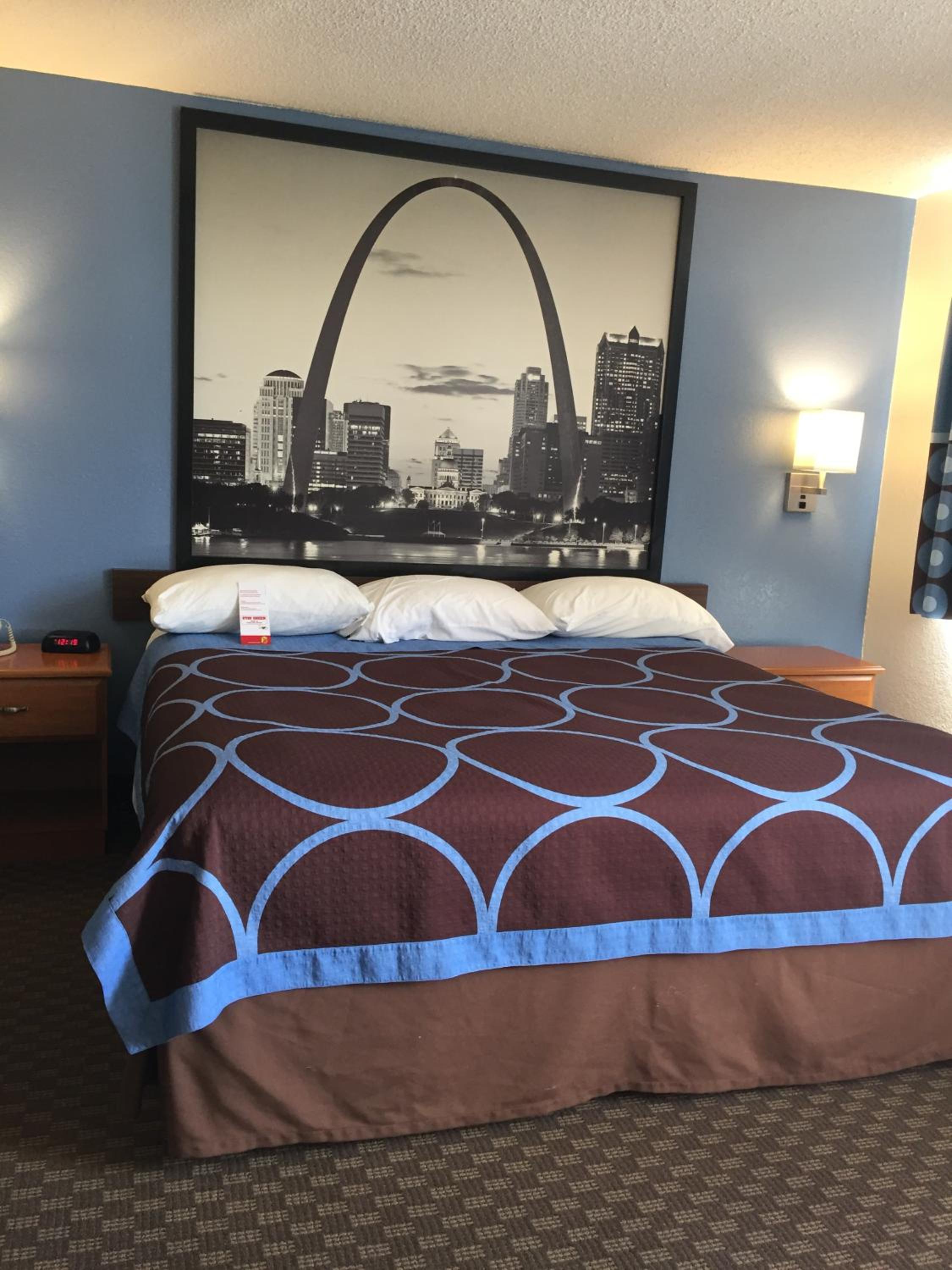 King Room - Non-Smoking - Photo 1