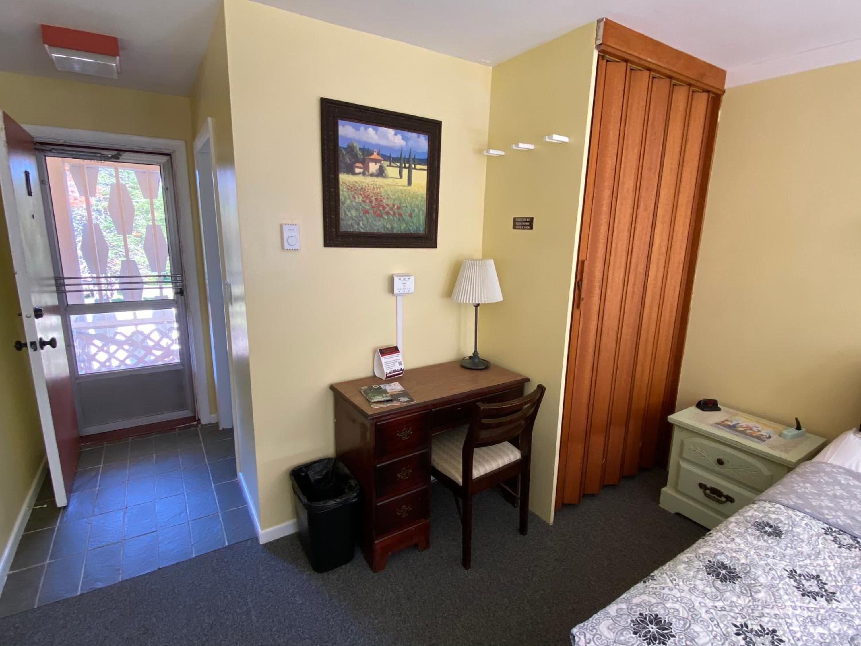 King Room - Upstairs photo 3