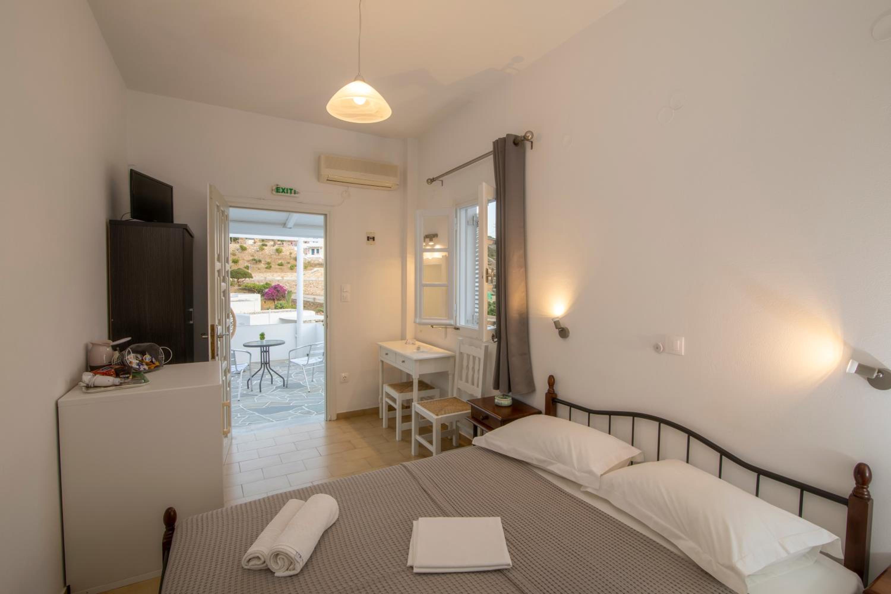 Double or Twin Room with Sea View photo 1
