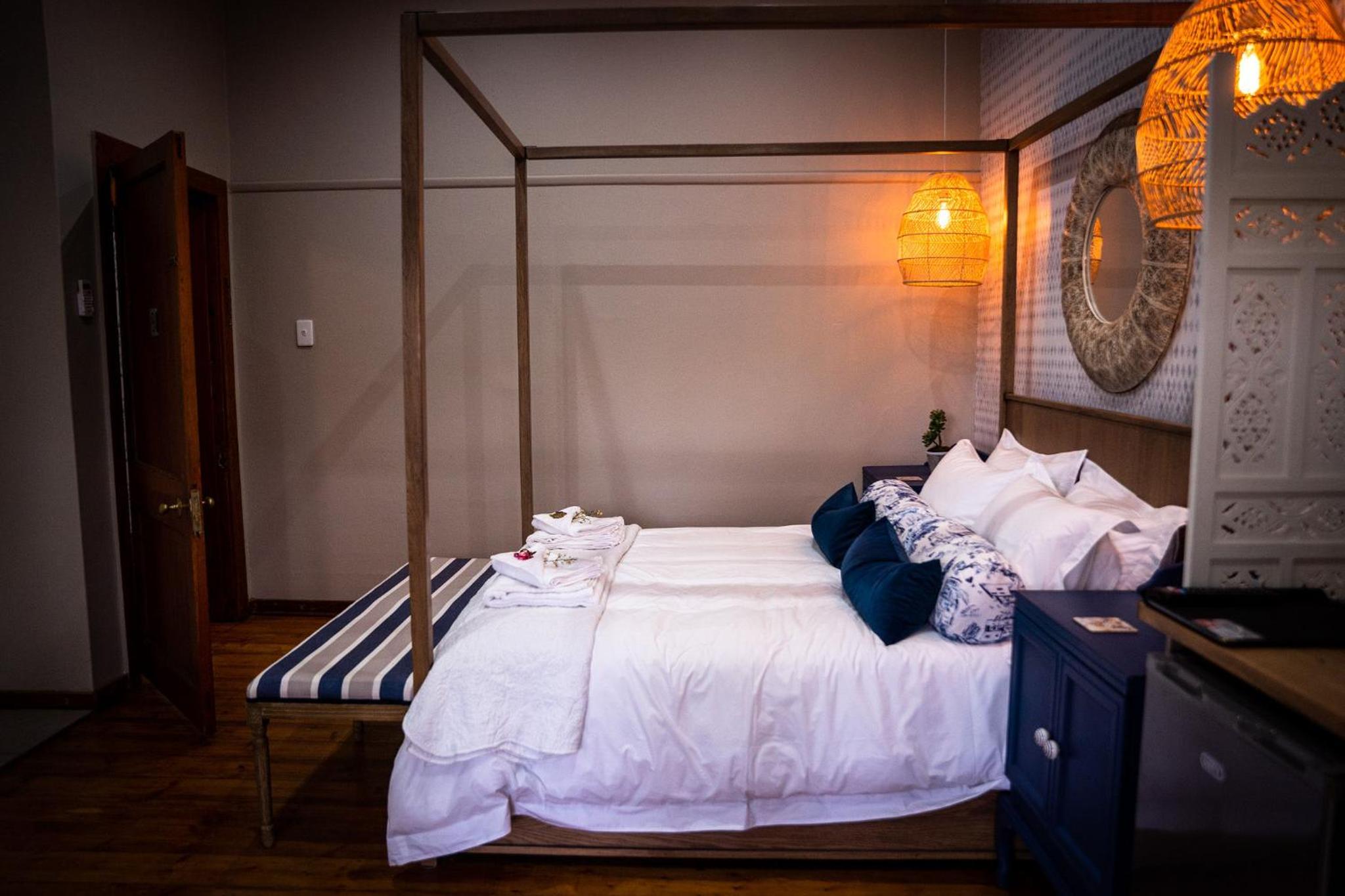 Queen Room - Photo 13