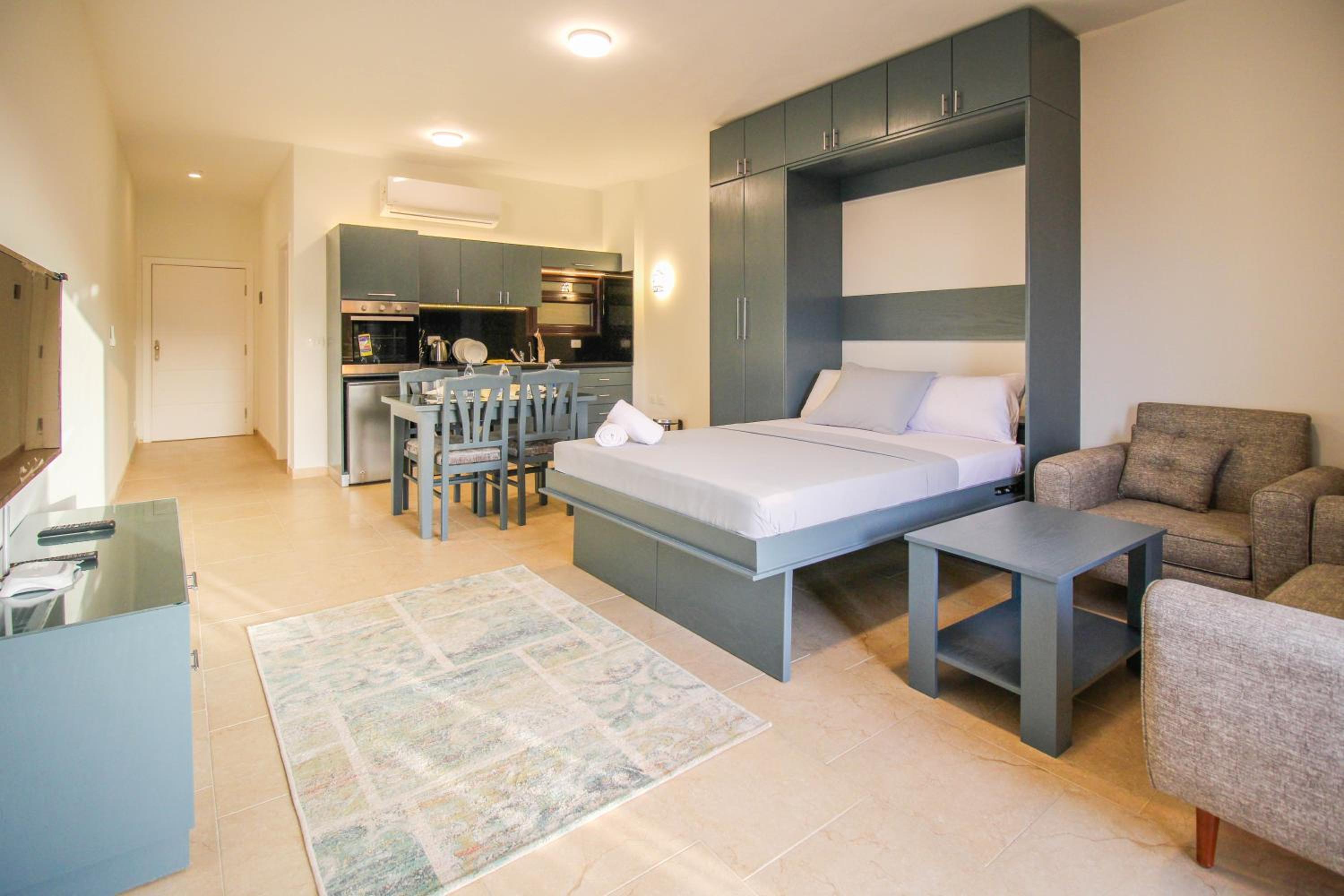 King Studio with Sofa Bed - Photo 1