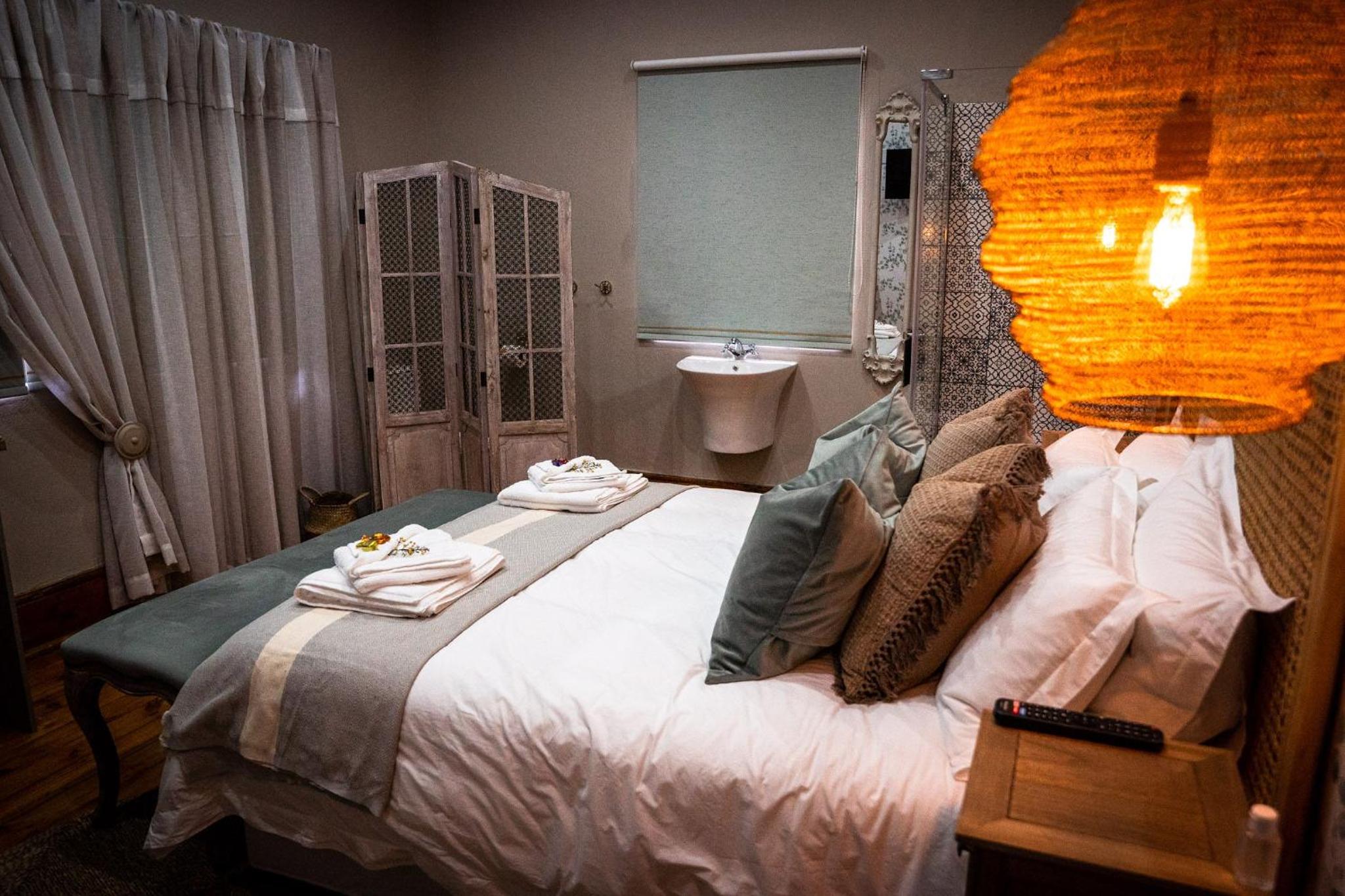 Queen Room - Photo 37
