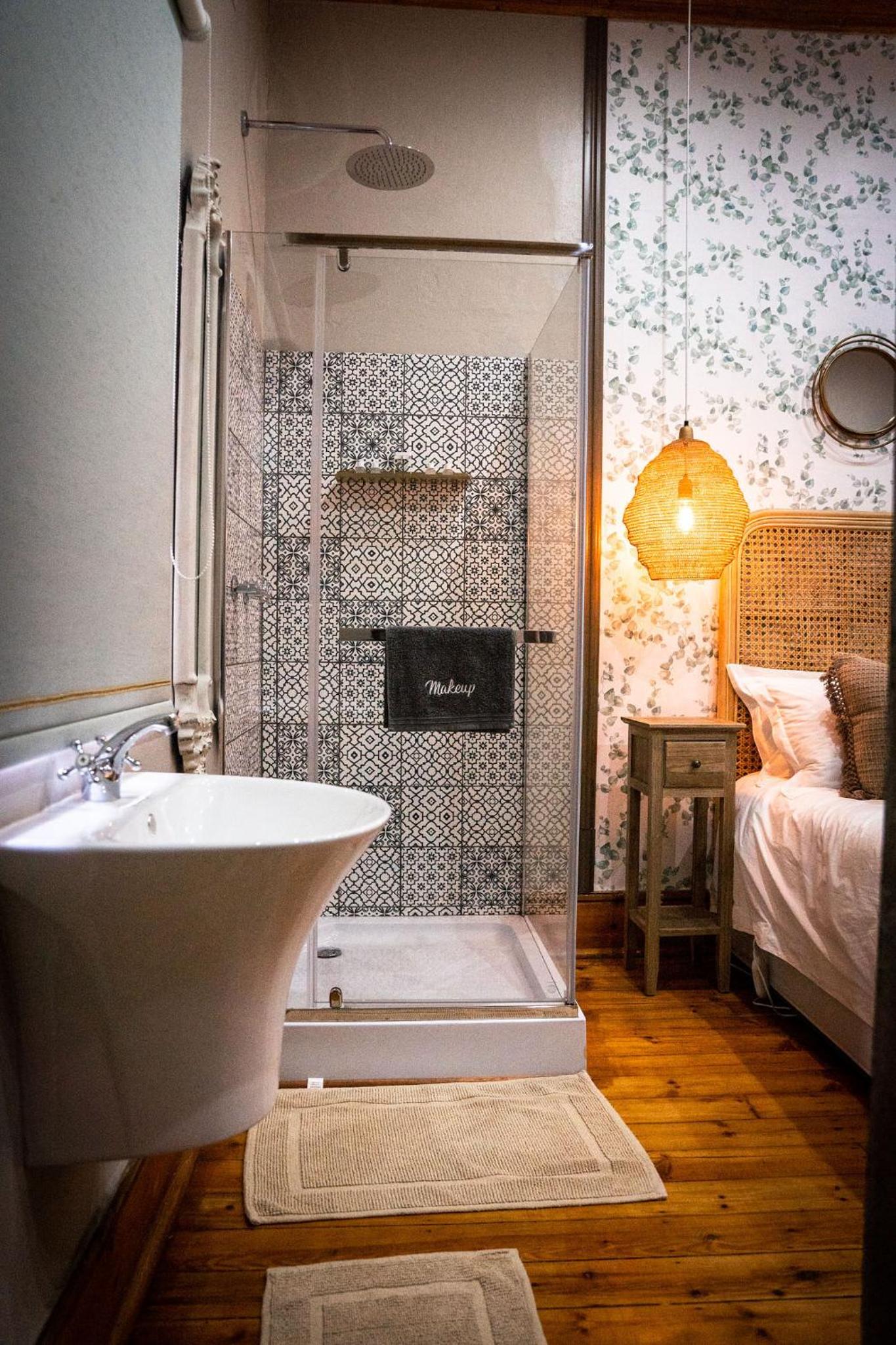 Queen Room - Photo 32