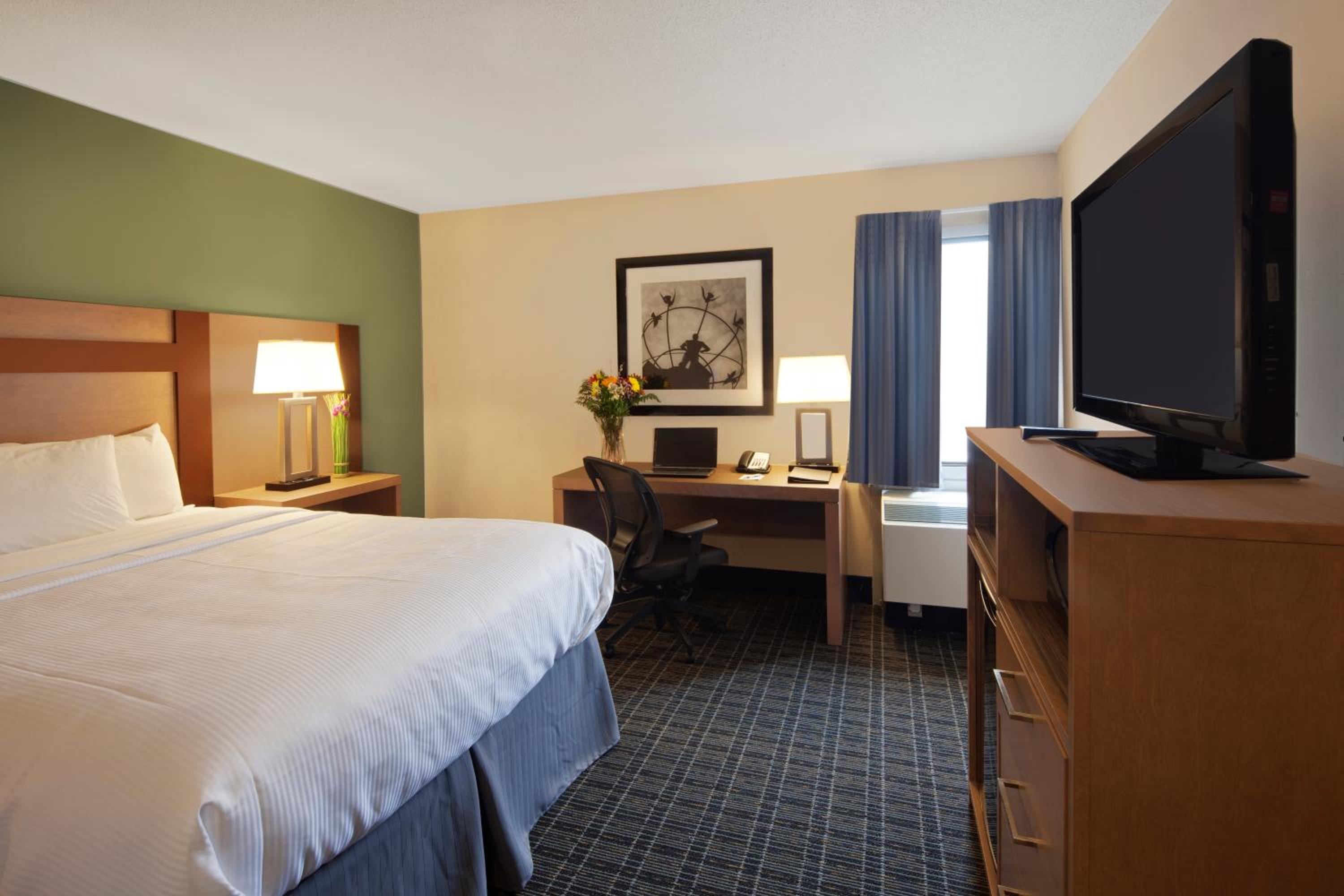 Stay Inn Express Toronto — photo 43