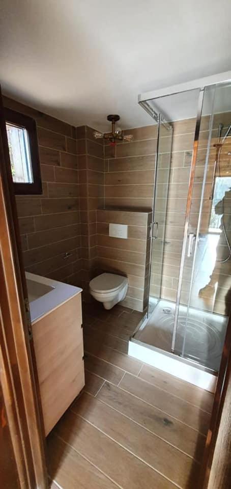 Double Room with Lake View - Photo 11